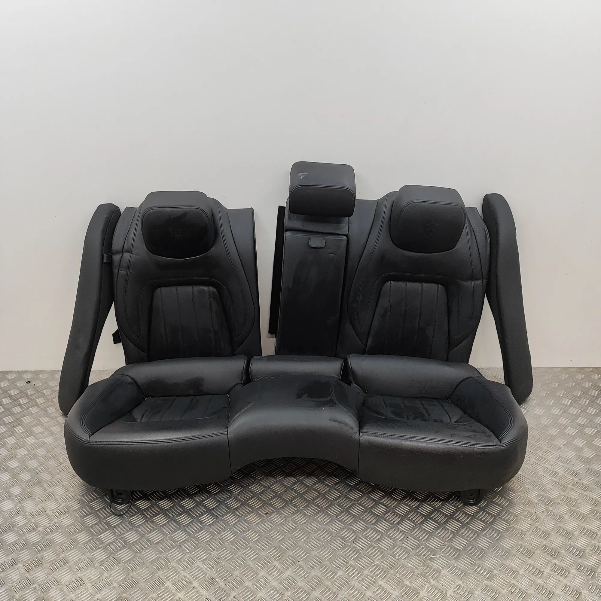 Maserati Quattroporte Заднее сиденье 670015647, 670015653, 670015442, 670015441, 670...