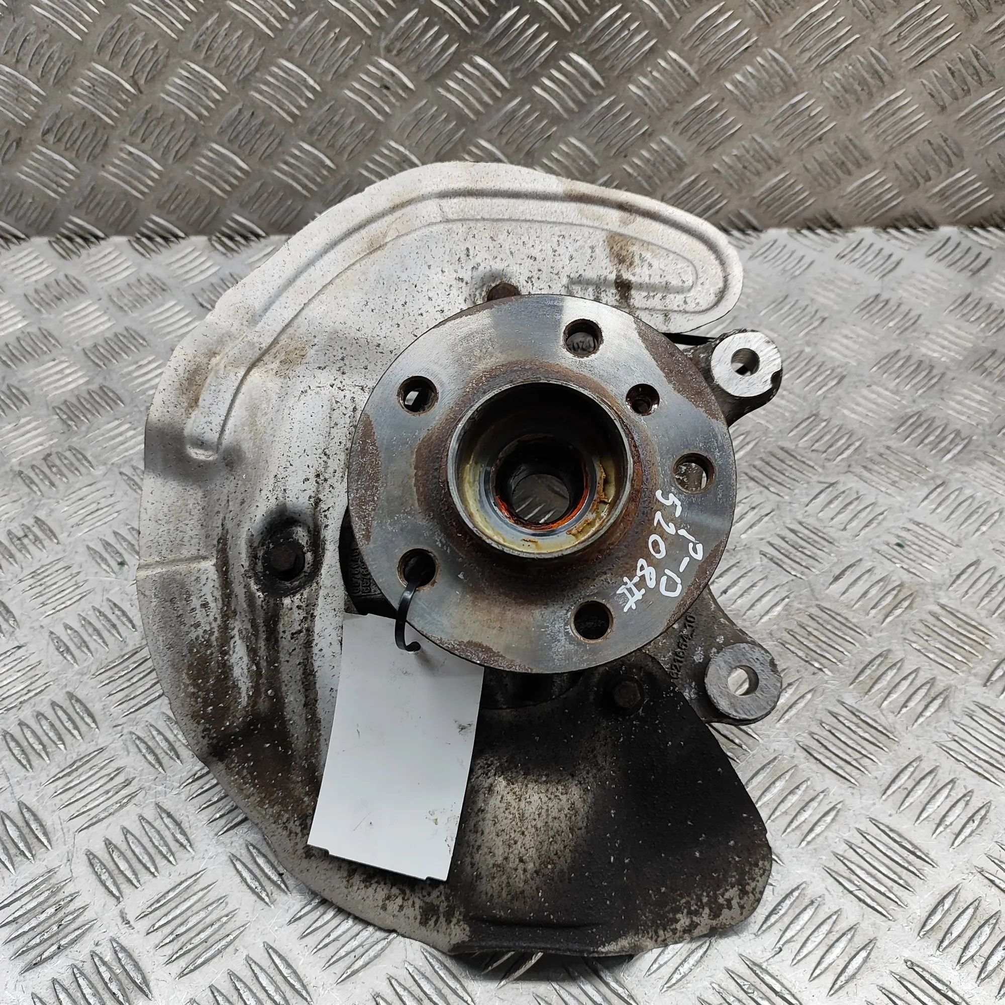 BMW X2 (F39) Front Right Wheel Hub 6876854 Front Right Wheel Hub BMW X2 (F39) (201...
