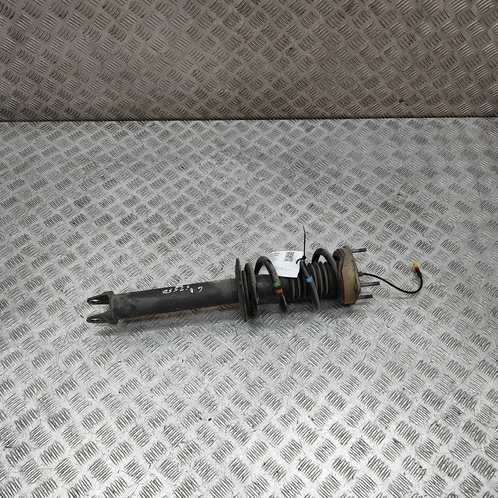 Porsche 911 (991) Rear Right Shock Absorber 99133305712 Rear Right Shock Absorber PORSCHE 9...