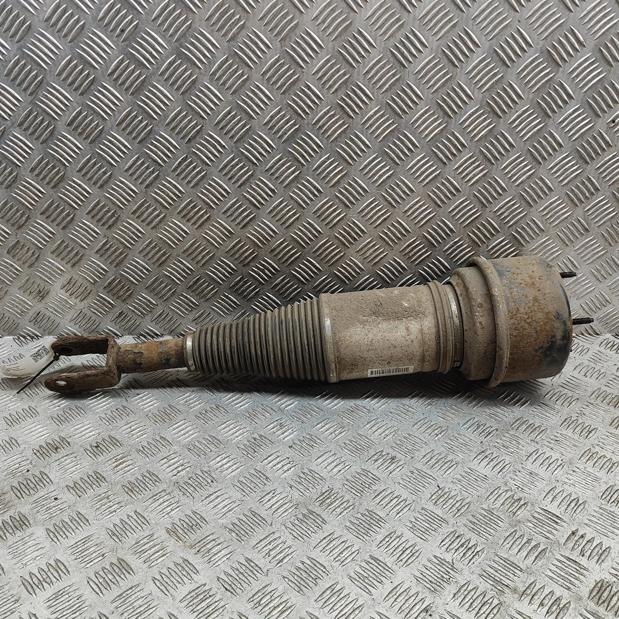 Jaguar XJ Front Left Air Shock Absorber 2W93-5C304-TN Front Left Air Shock Absorber JAG...