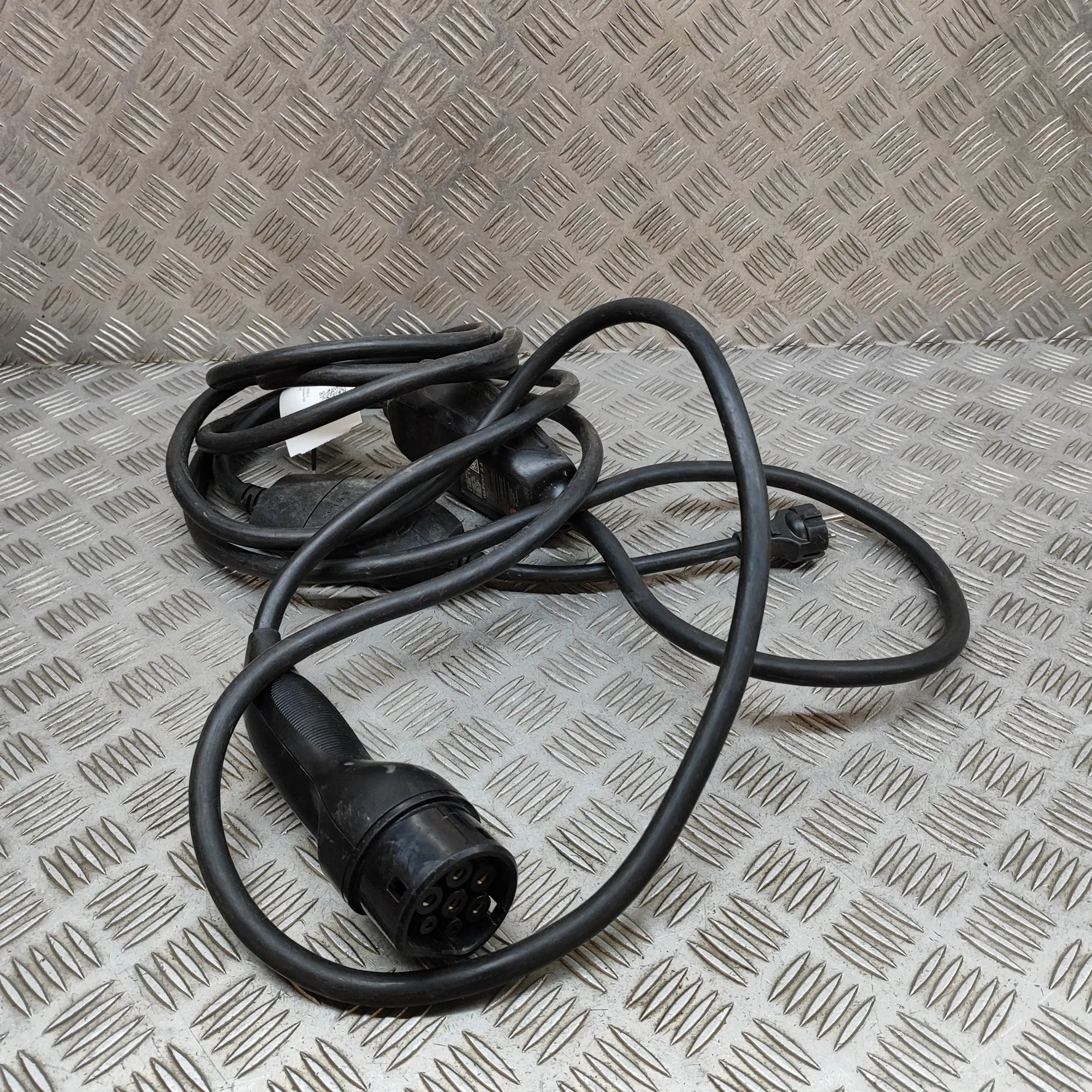 Tesla Model X Battery Charging Cable 1023984-10-F, 1058220-02-E Battery Charging Cab...