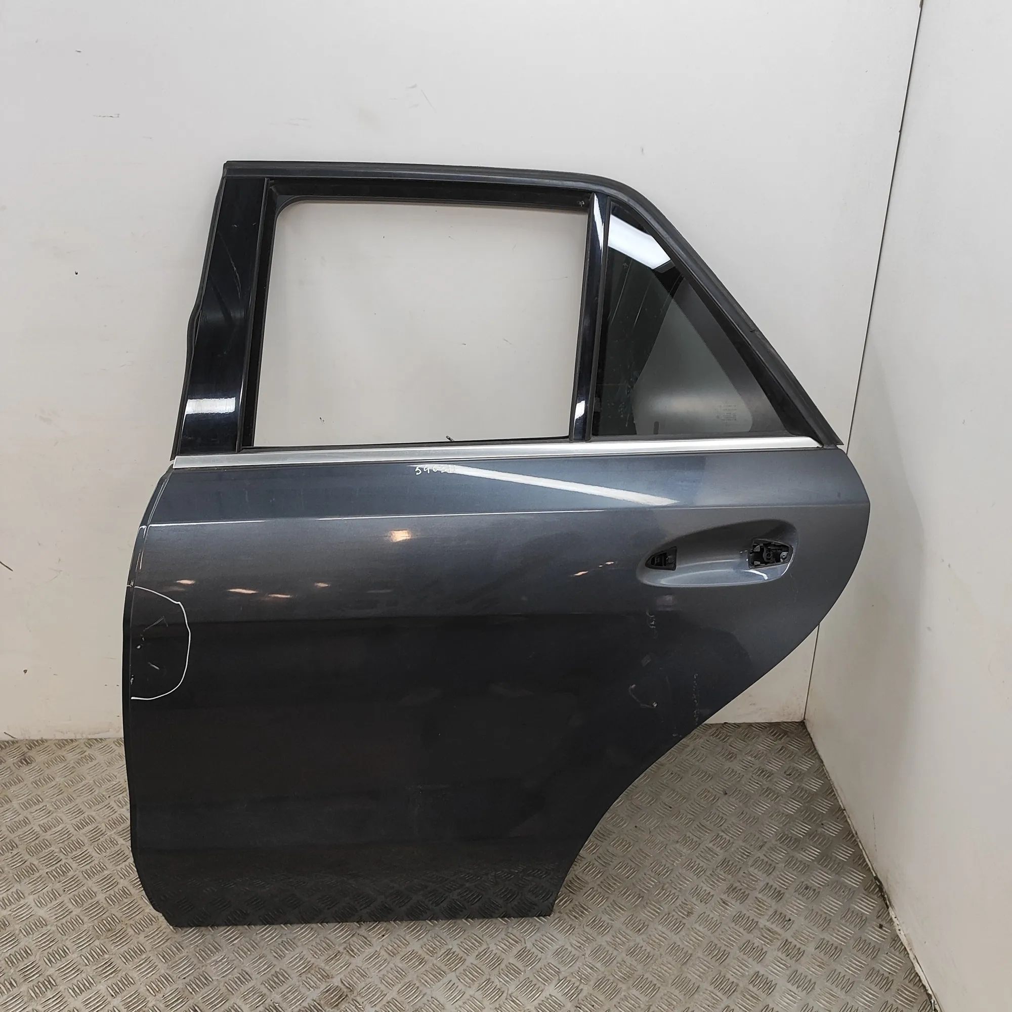 Mercedes-Benz A (W169) Rear Left Door A1667300105 Rear Left Door MERCEDES-BENZ M-CLAS...