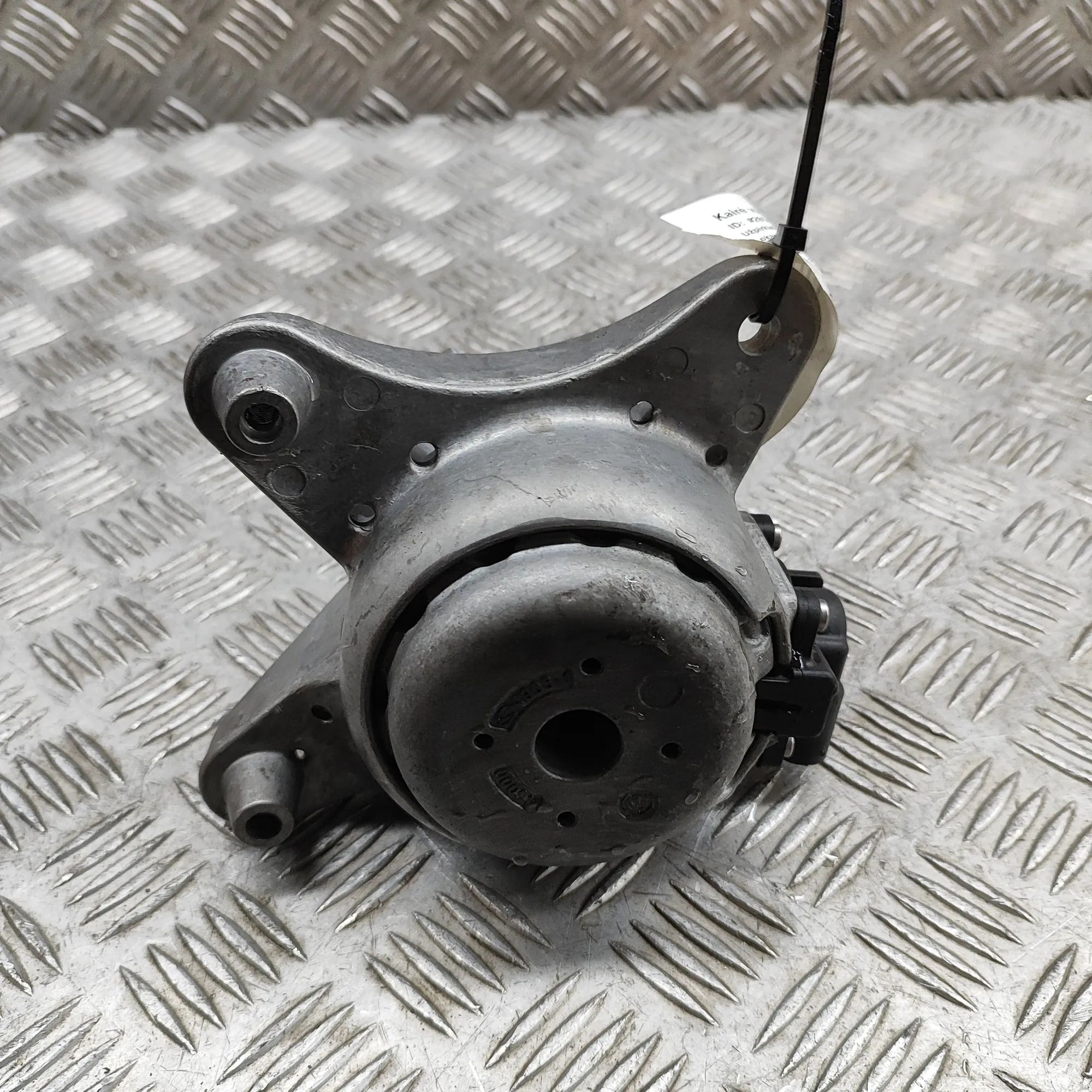 Mercedes-Benz GLS (X167) Left Side Engine Mount A1672409300 Left Side Engine Mount MERCEDES-BEN...
