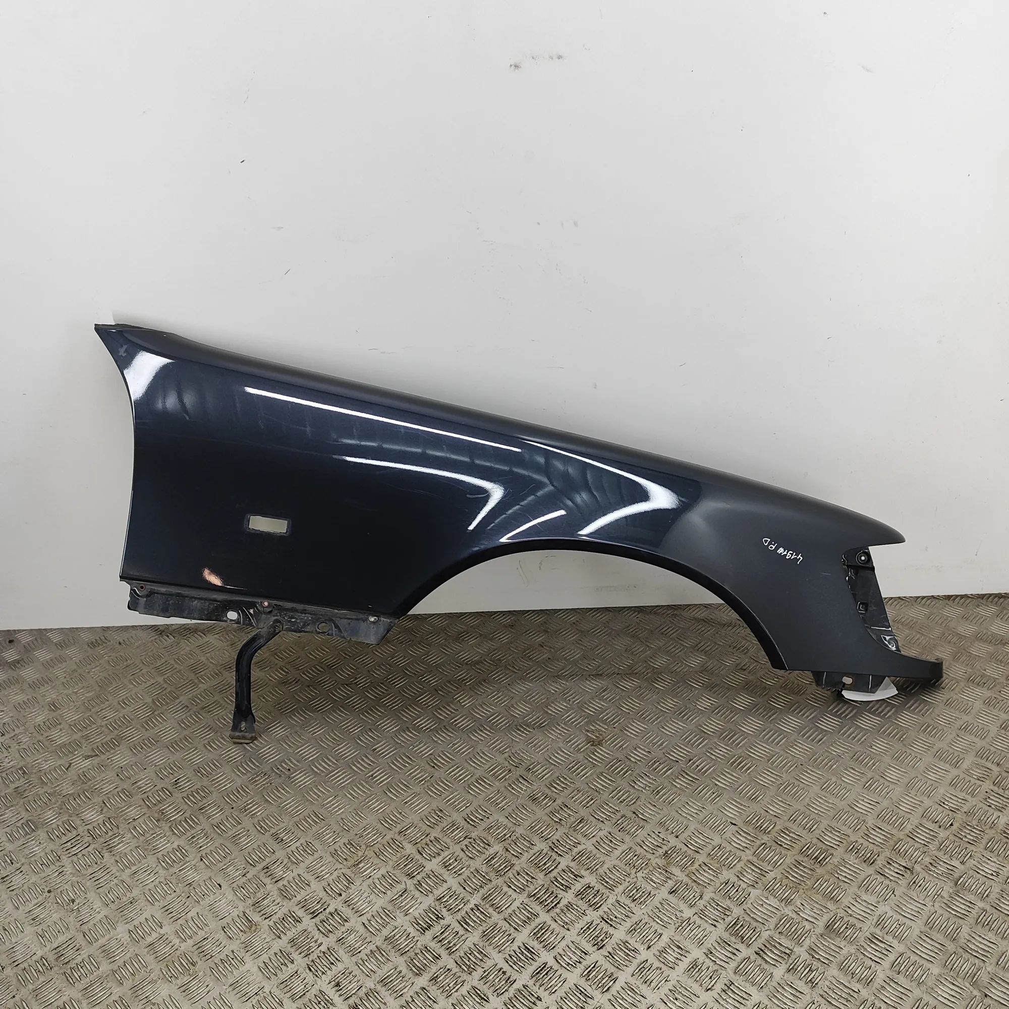 Mercedes-Benz 200 - 500 / E (W124) Front Right Fender A140880041867 Front Right Fender MERCEDES-BENZ ...