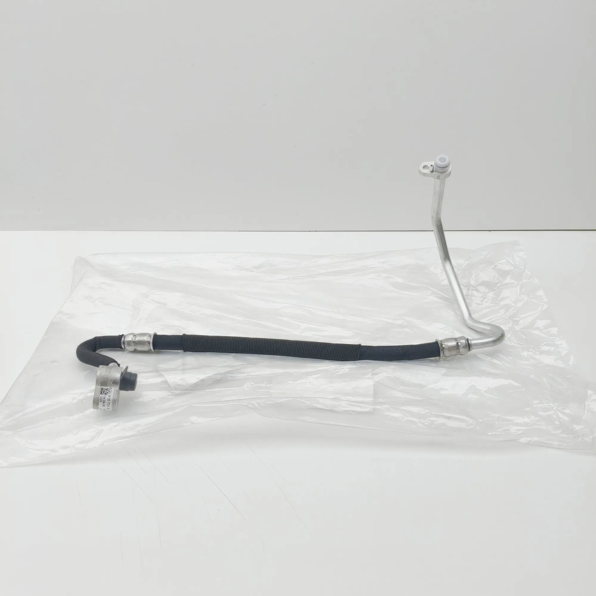 Audi A3 (8V) A/C Air Con Hose Pipe 5Q0816721E A/C Air Con Hose Pipe AUDI A3 (Limou...
