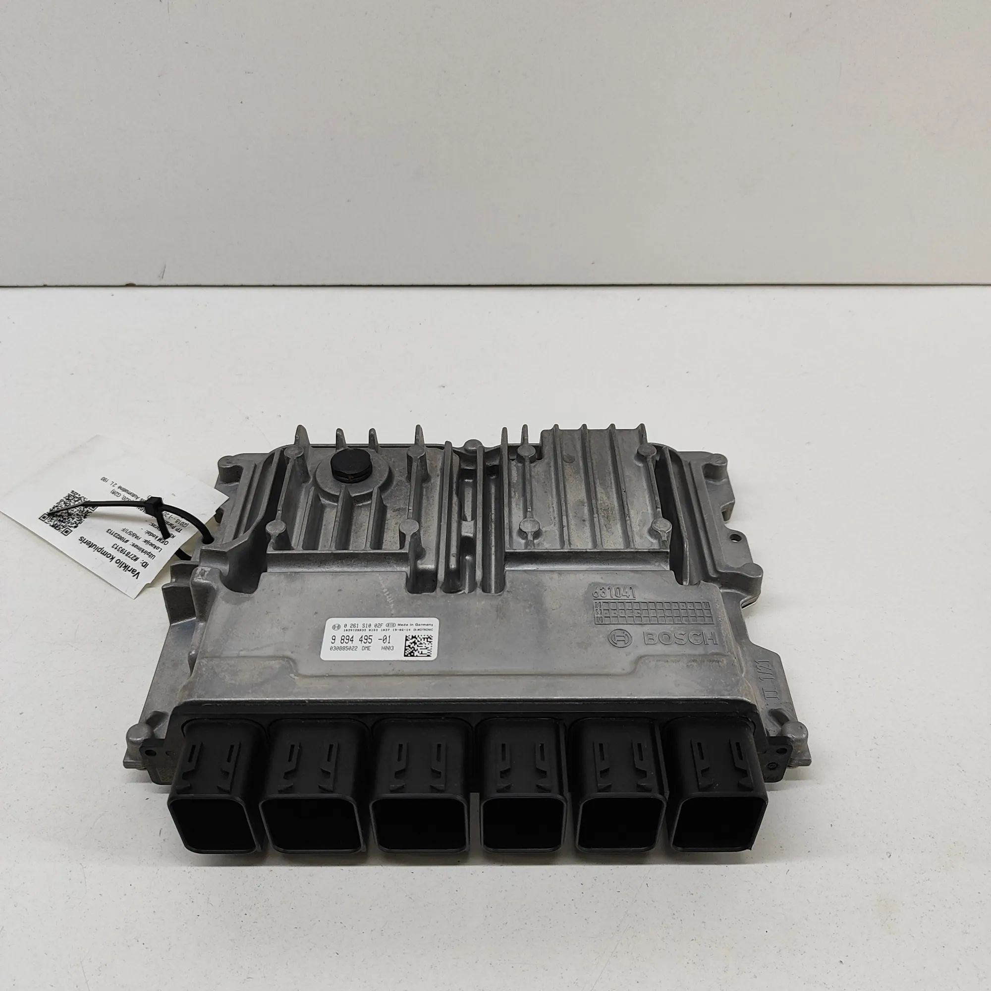 BMW 3 (F30 / F31) Engine Control Unit 0261S1002F, 9894495 Engine Control Unit BMW 3 S...
