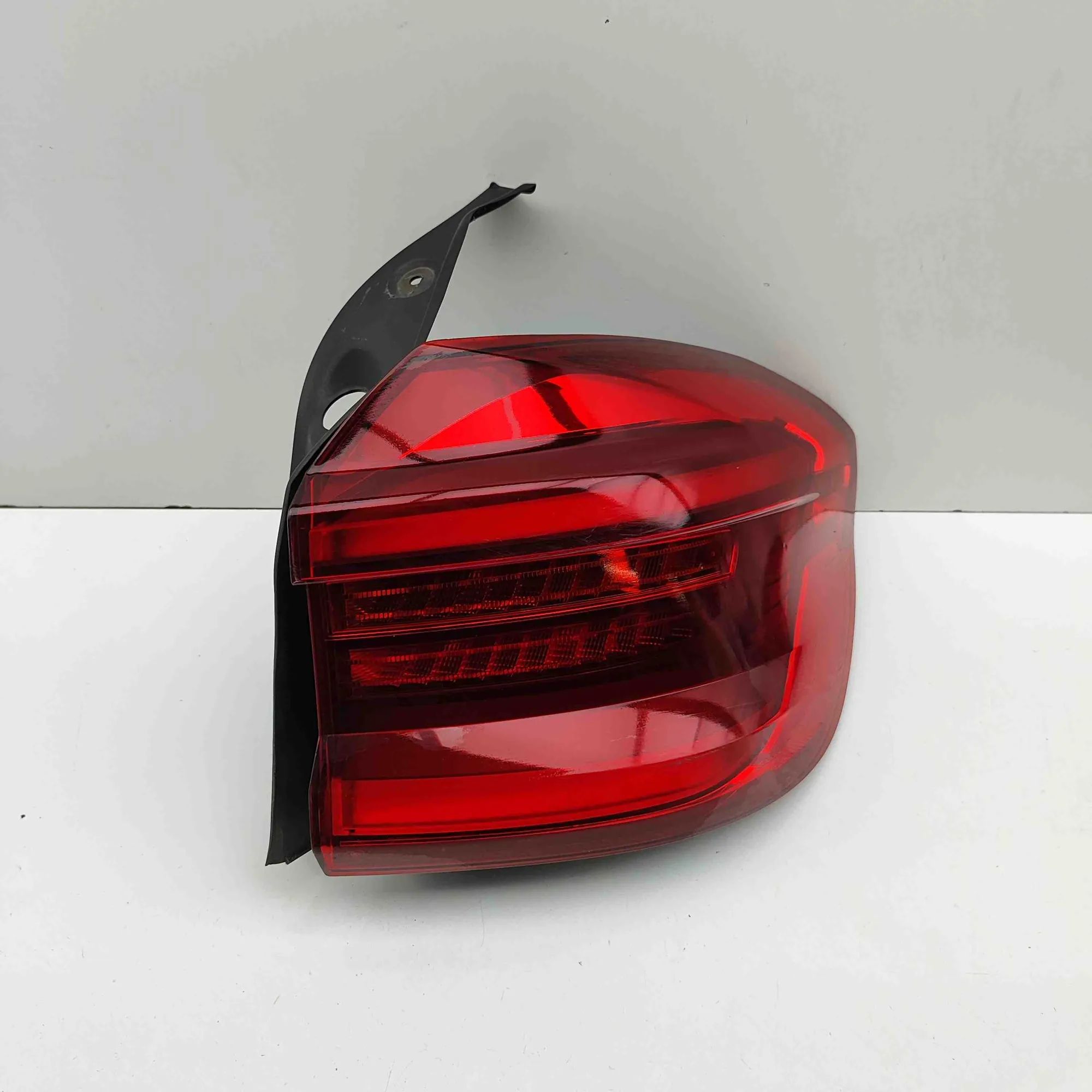 BMW X3 / iX3 (G01) Rear Right Tail Light 7408738 Rear Right Tail Light BMW X3 (G01, F97)...