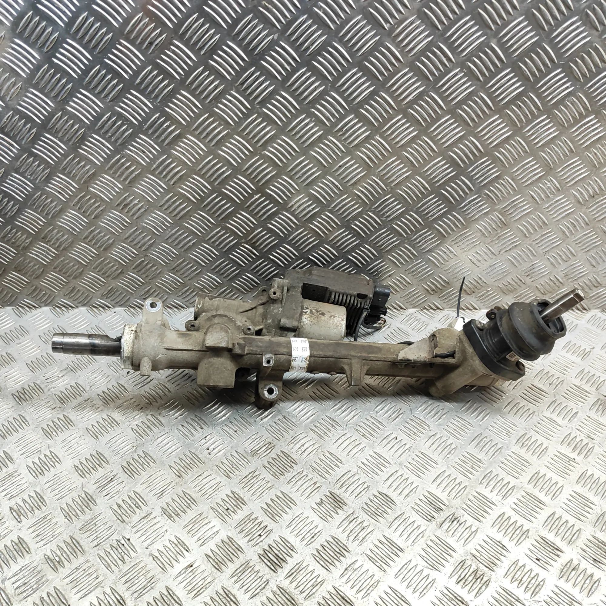 Mercedes-Benz A (W176) steering rack 6820000308, 6700003558A, A2464604501 Steering R...