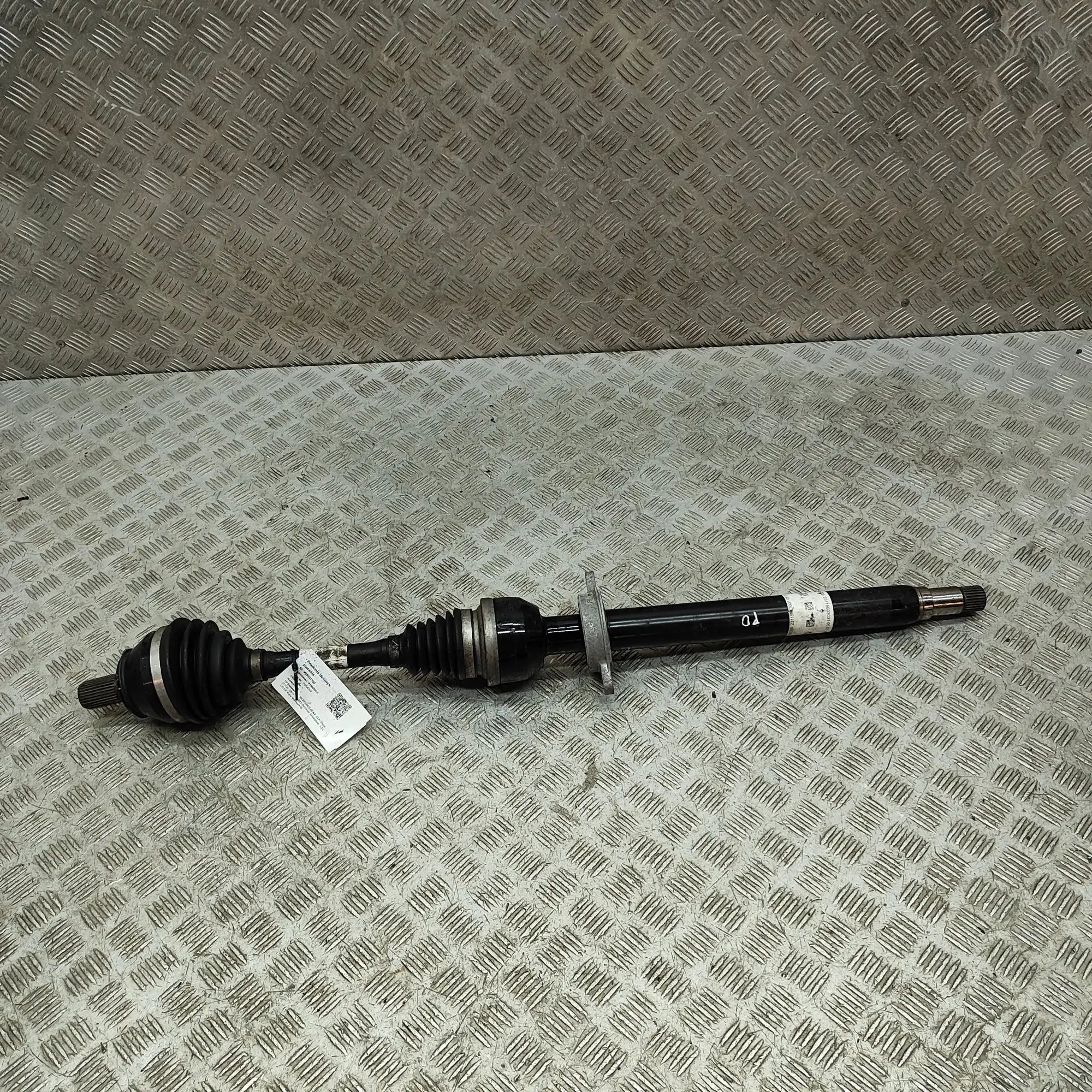 Mercedes-Benz CLA (C118) Front Right Driveshaft A1773306500 Front Right Driveshaft MERCEDES-BEN...
