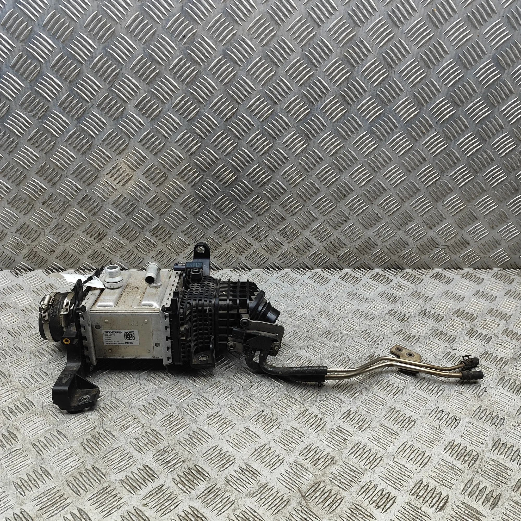 Volvo S60 Intercooler radiator 32249372 Intercooler Radiator VOLVO V60 (II 225...