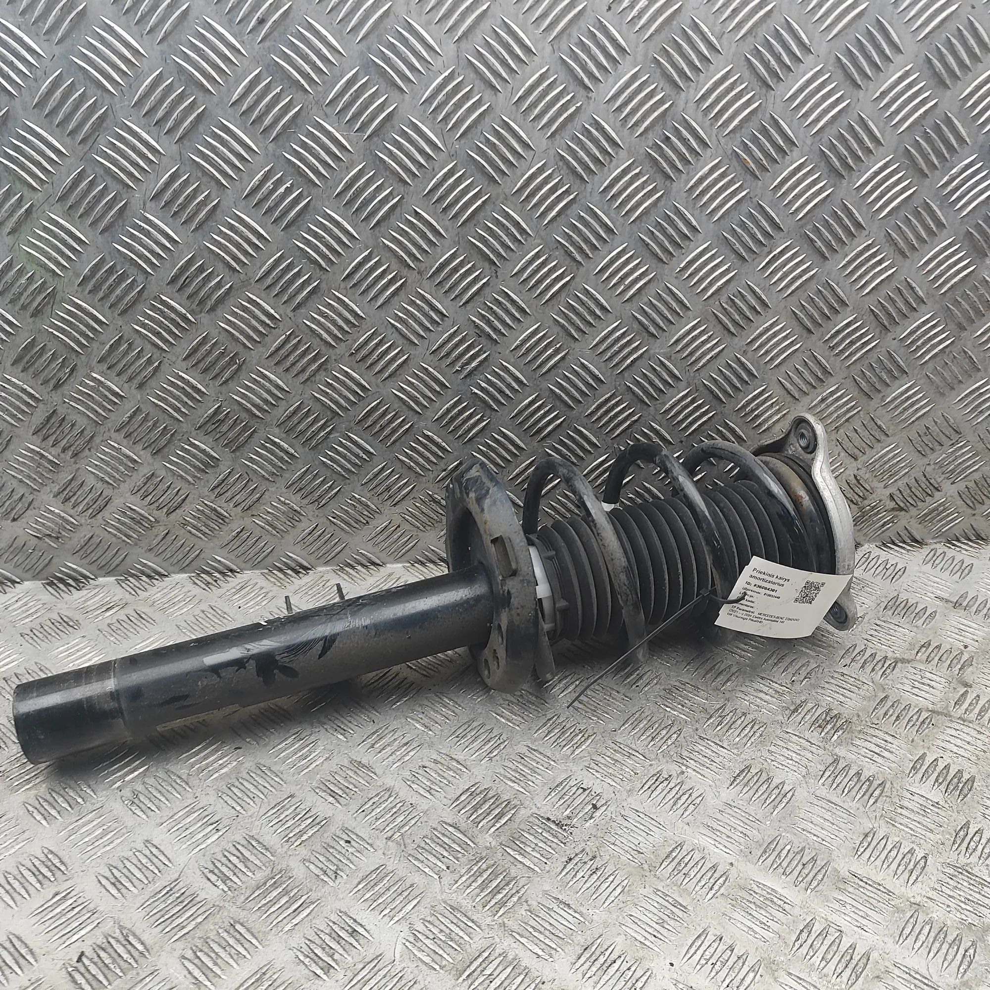 Mercedes-Benz GLA / EQA (H247) Front Left Shock Absorber A2473230020, A2433208900, A2473211400 Front Lef...