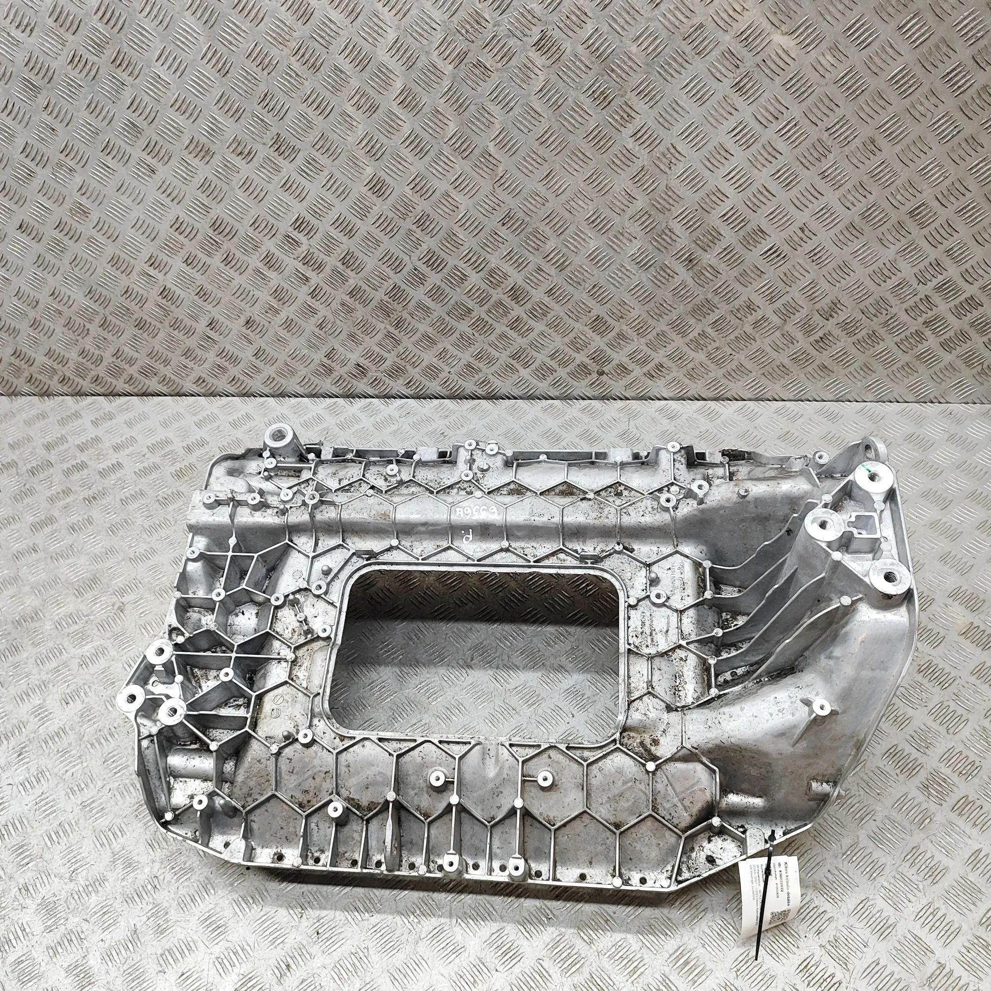 Mercedes-Benz GLB / EQB (X247) Front subframe A2433451800 Front Subframe MERCEDES-BENZ EQB (X...