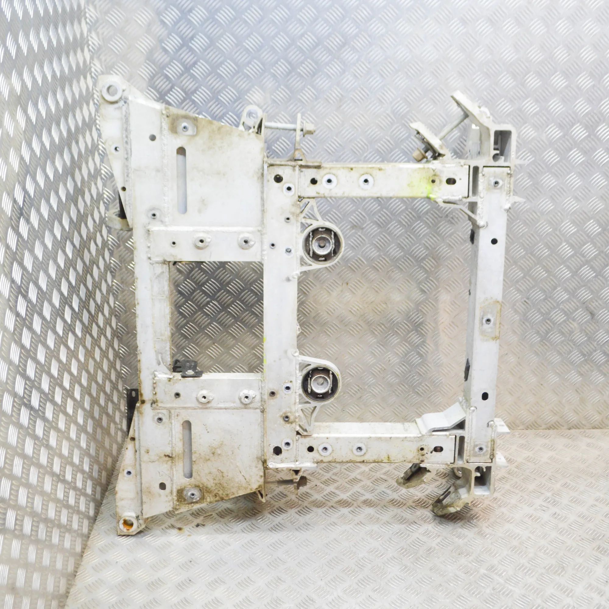 Jaguar I-Pace Front subframe J9D3-5C145-AD Front Subframe JAGUAR I-PACE (X59...
