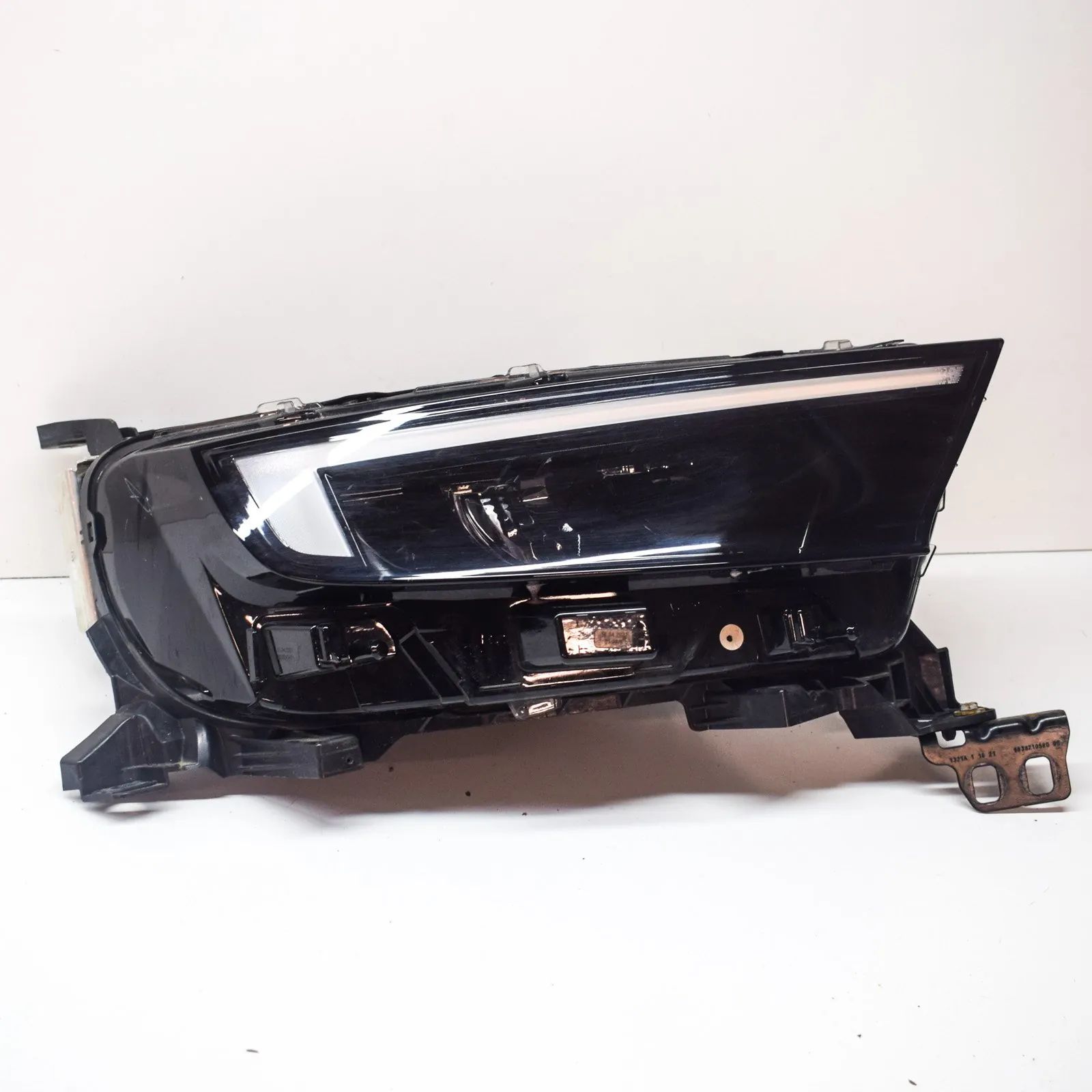 Opel Mokka (B) Front Right Headlight 368158932, 9834008880 Front Right Headlight OPE...