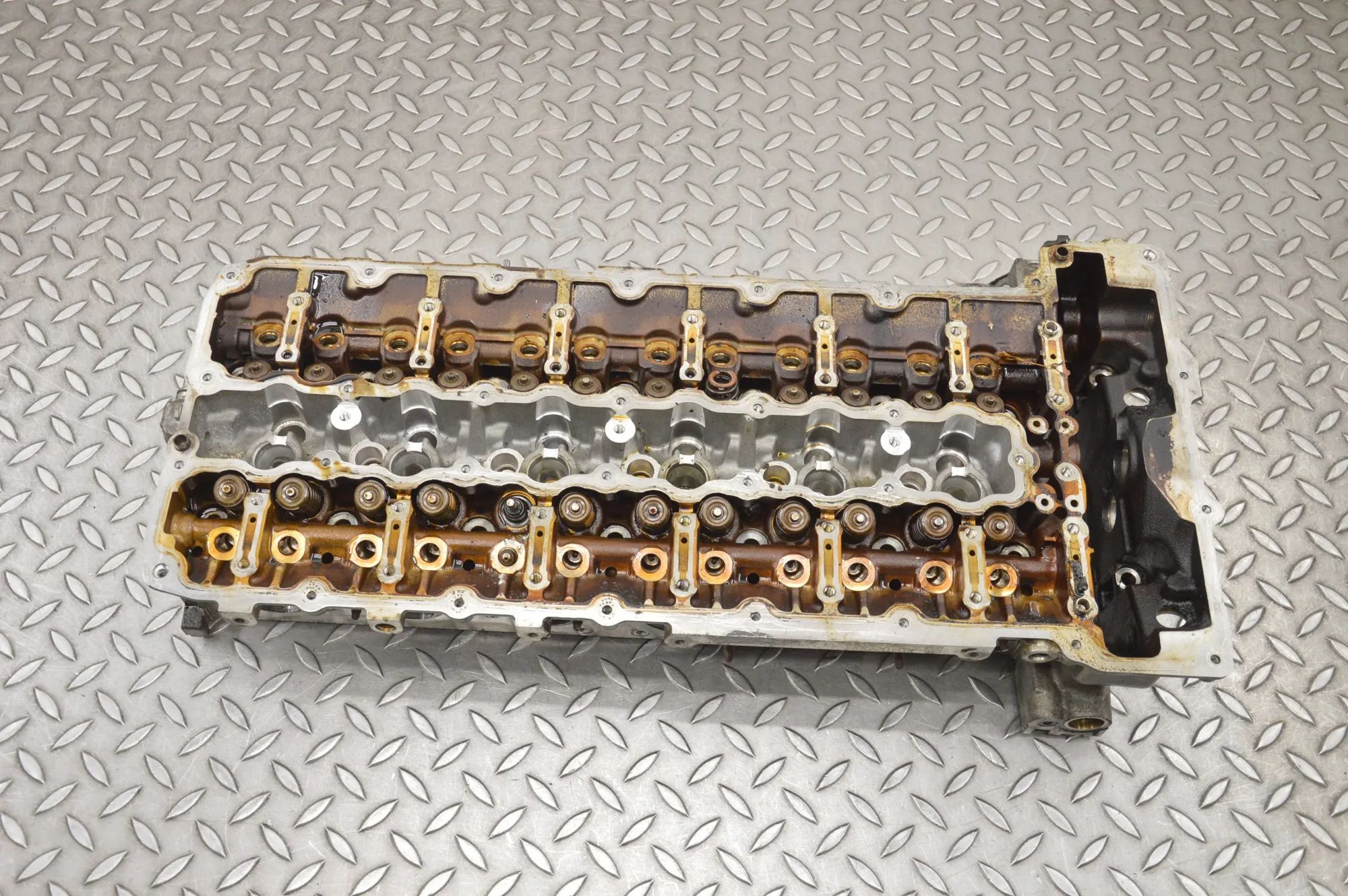 BMW 5 (E60 / E61) Engine Cylinder Head A5567152, 1557205, 7588101, 09051800274 Engine ...