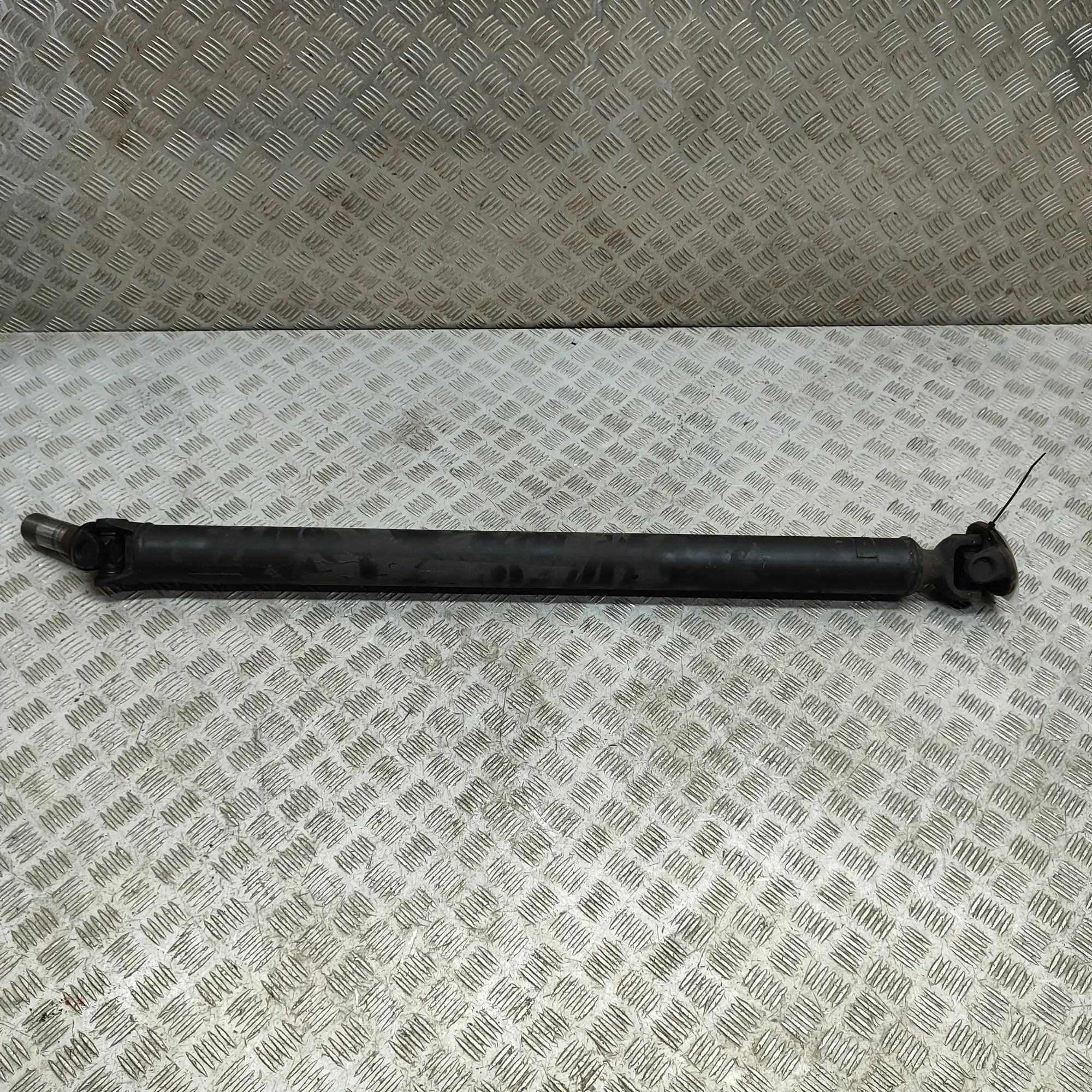 Propshaft Cardan Brand/Model: ASTON MARTIN DB7
Year: 1995
Engine...