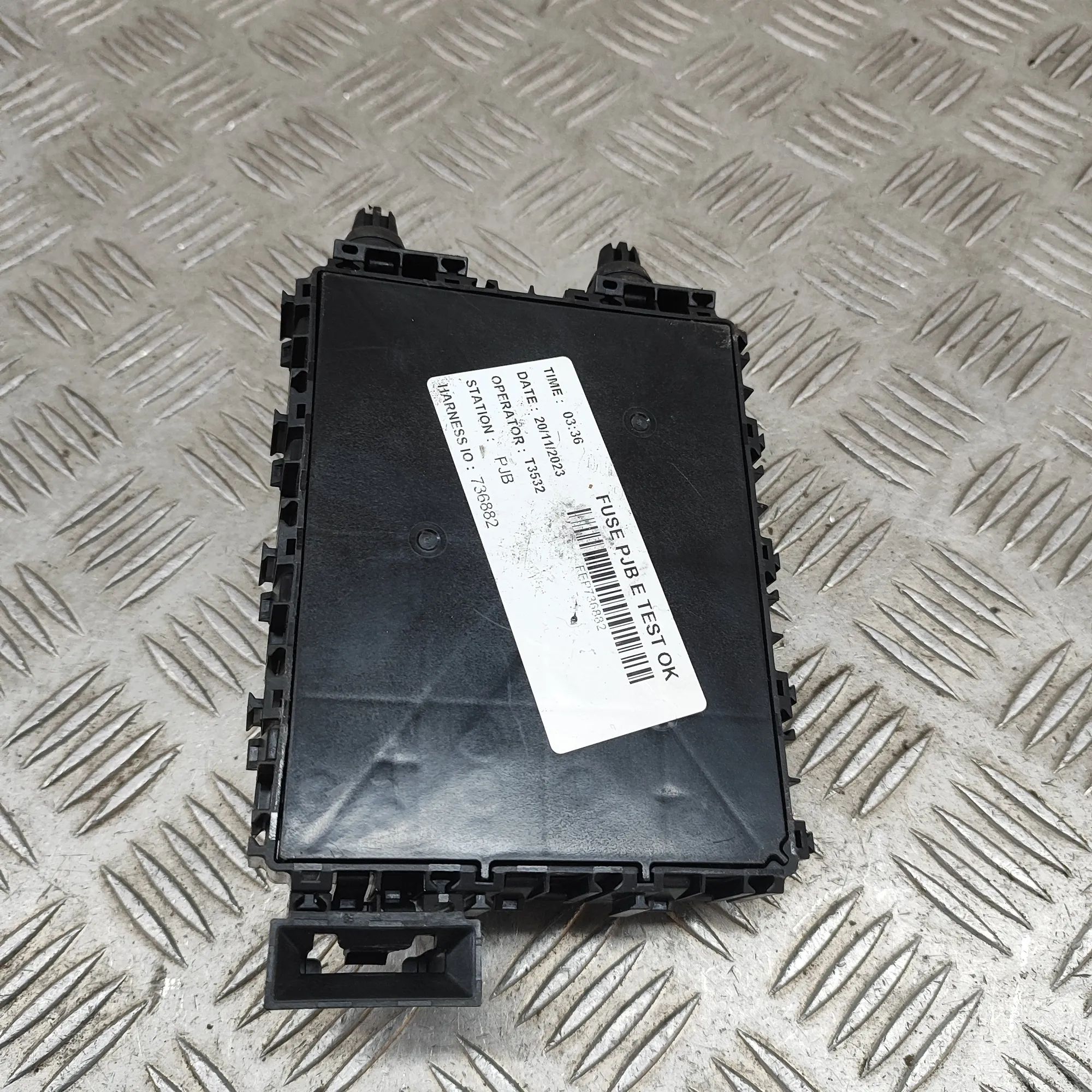 Land Rover Range Rover Sport (L461) Fuse Box Module M8E2-14A073-CB Fuse Box Module LAND ROVER RANGE...