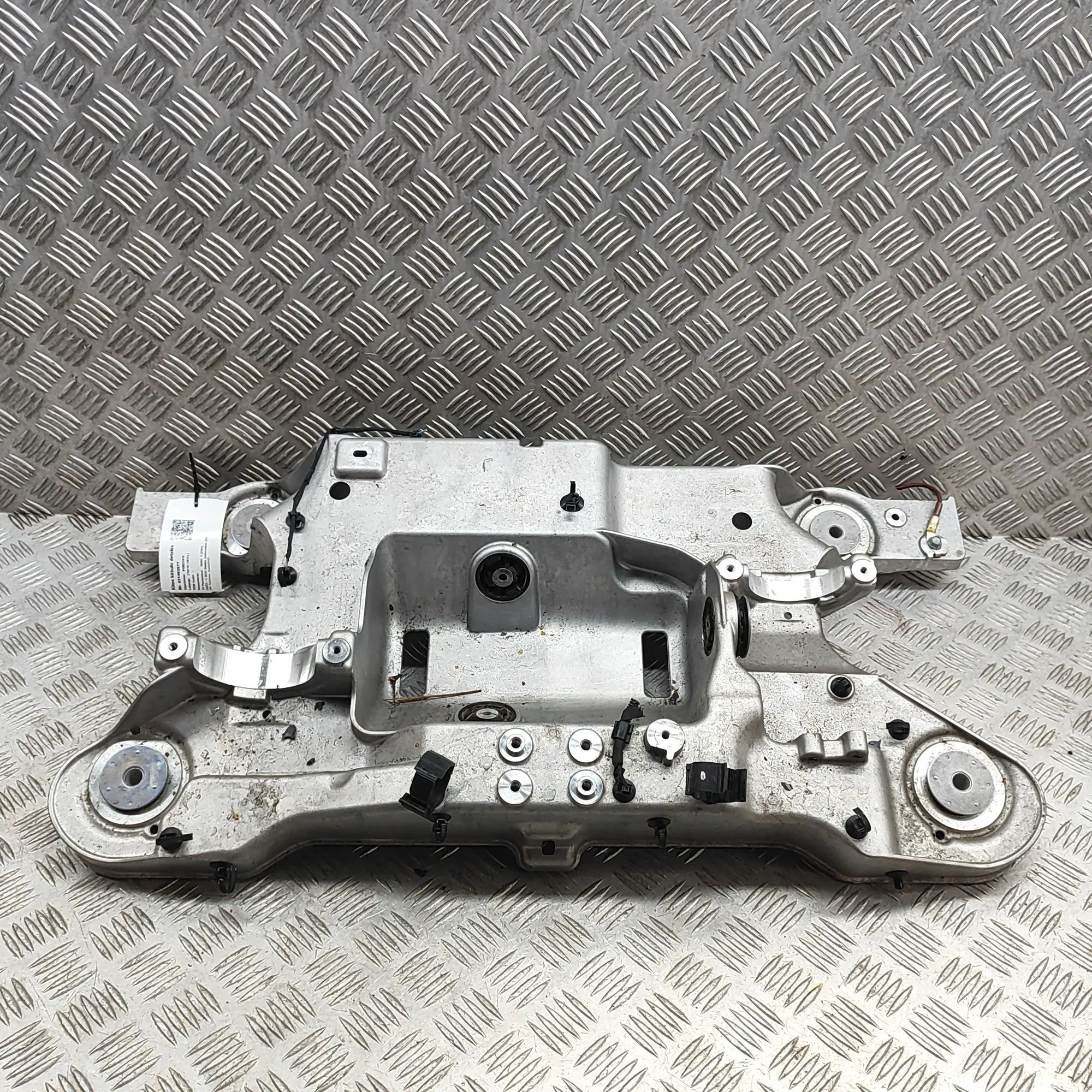 BMW 5 / i5 (G60 / G61) Air Conditioner Compressor Bracket 5A270B2 Air Conditioner Compressor Bracket BMW ...