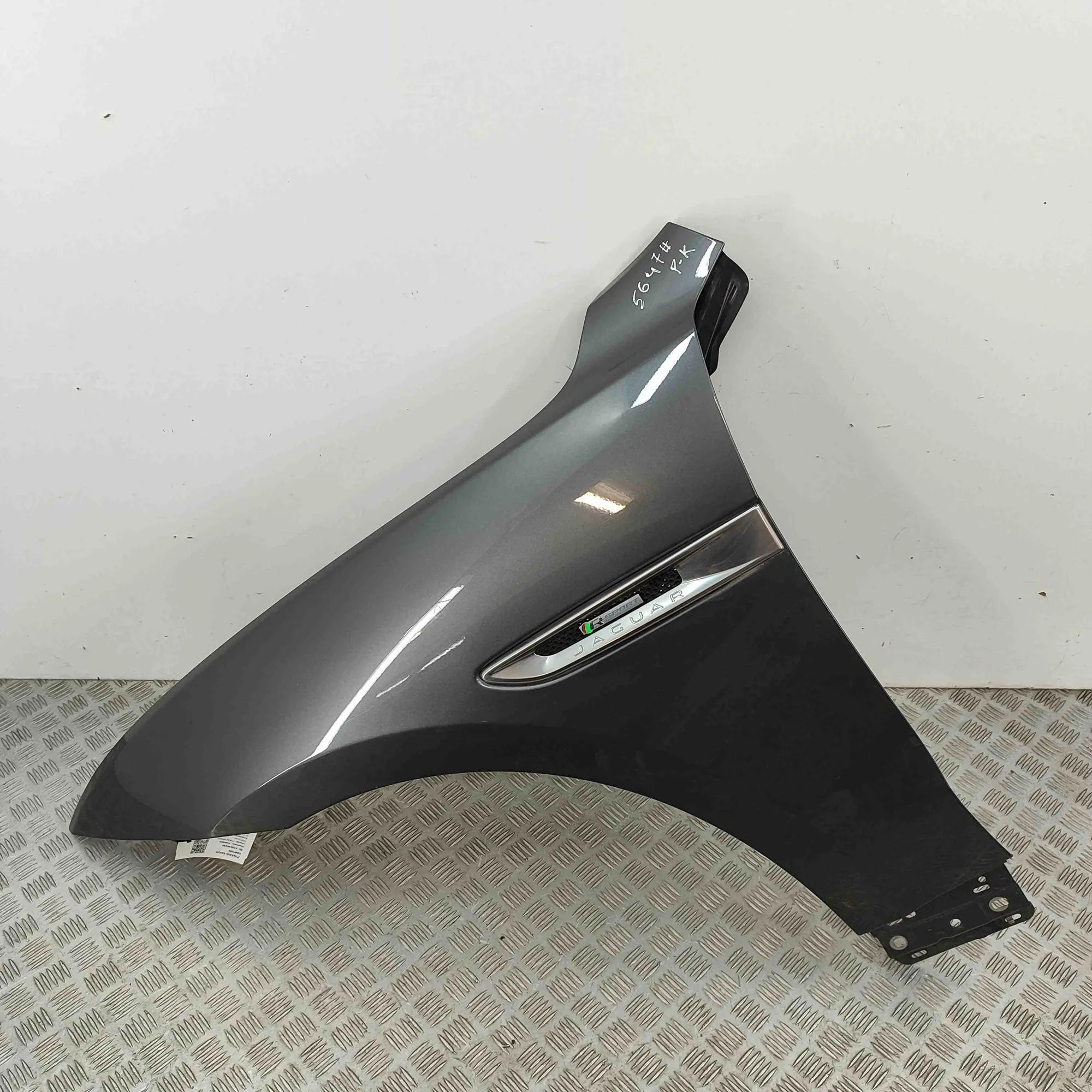 Jaguar F-Pace Front Left Fender T4A15477 Front Left Fender JAGUAR F-PACE (X761)...