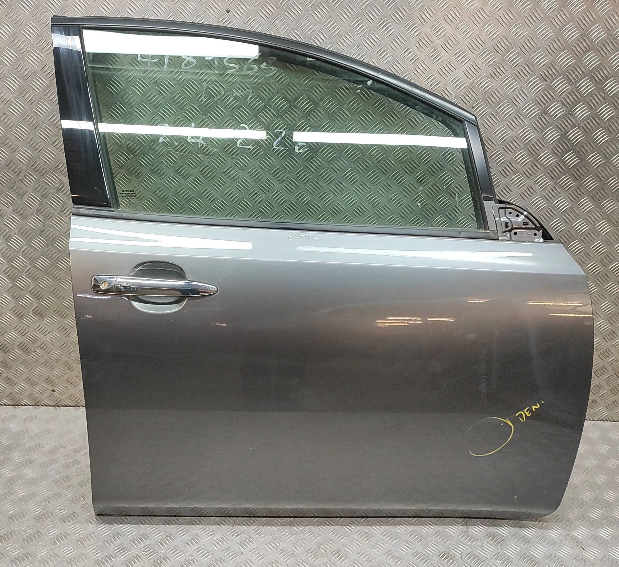 Nissan Leaf Front Right Door H0100-5SEMA Front Right Door NISSAN LEAF (ZE1) ...