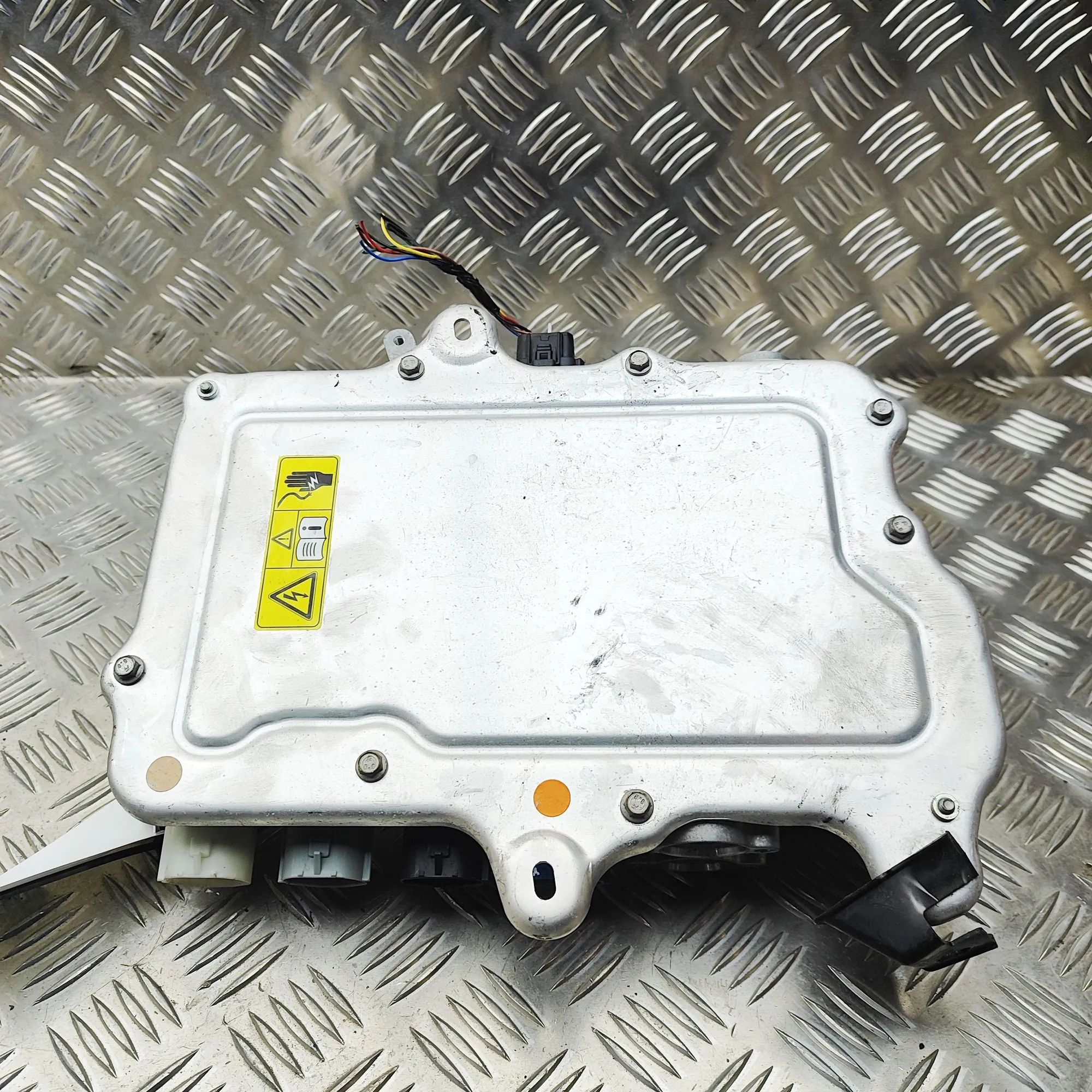 Tesla Model X Inverter 1049678-00-H Inverter TESLA MODEL X (2013-...)
...