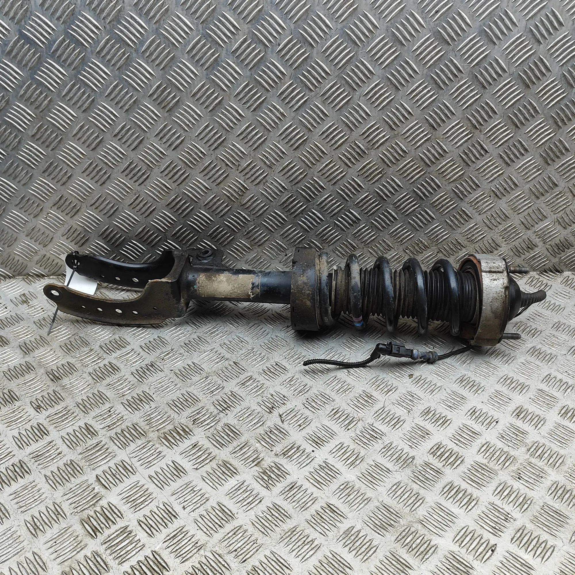 Porsche Cayenne Front Left Shock Absorber 482400006166, 7P5413031K Front Left Shock Absor...