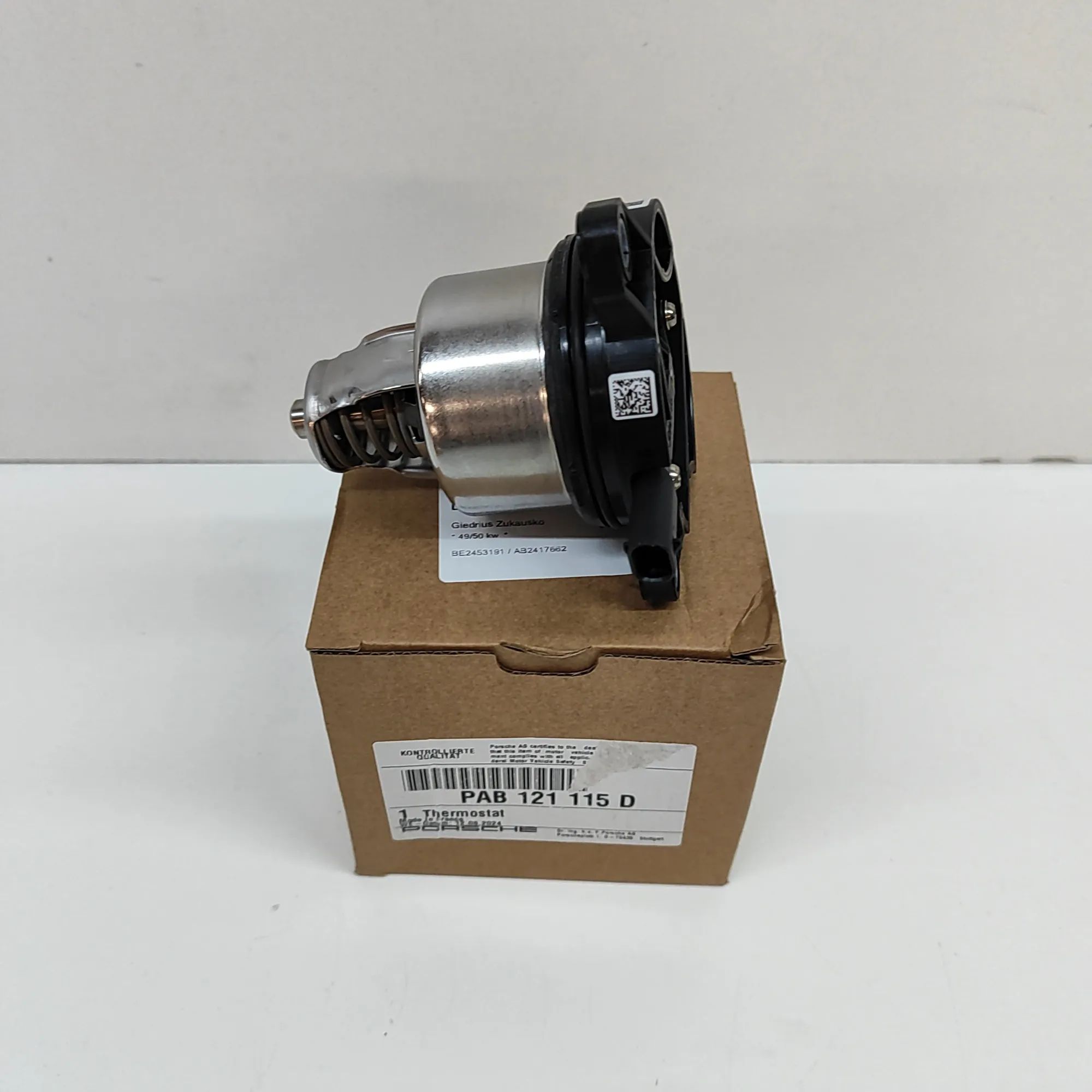 Porsche Cayenne thermostat PAB.121.115.D, PAB121115D Thermostat PORSCHE CA...
