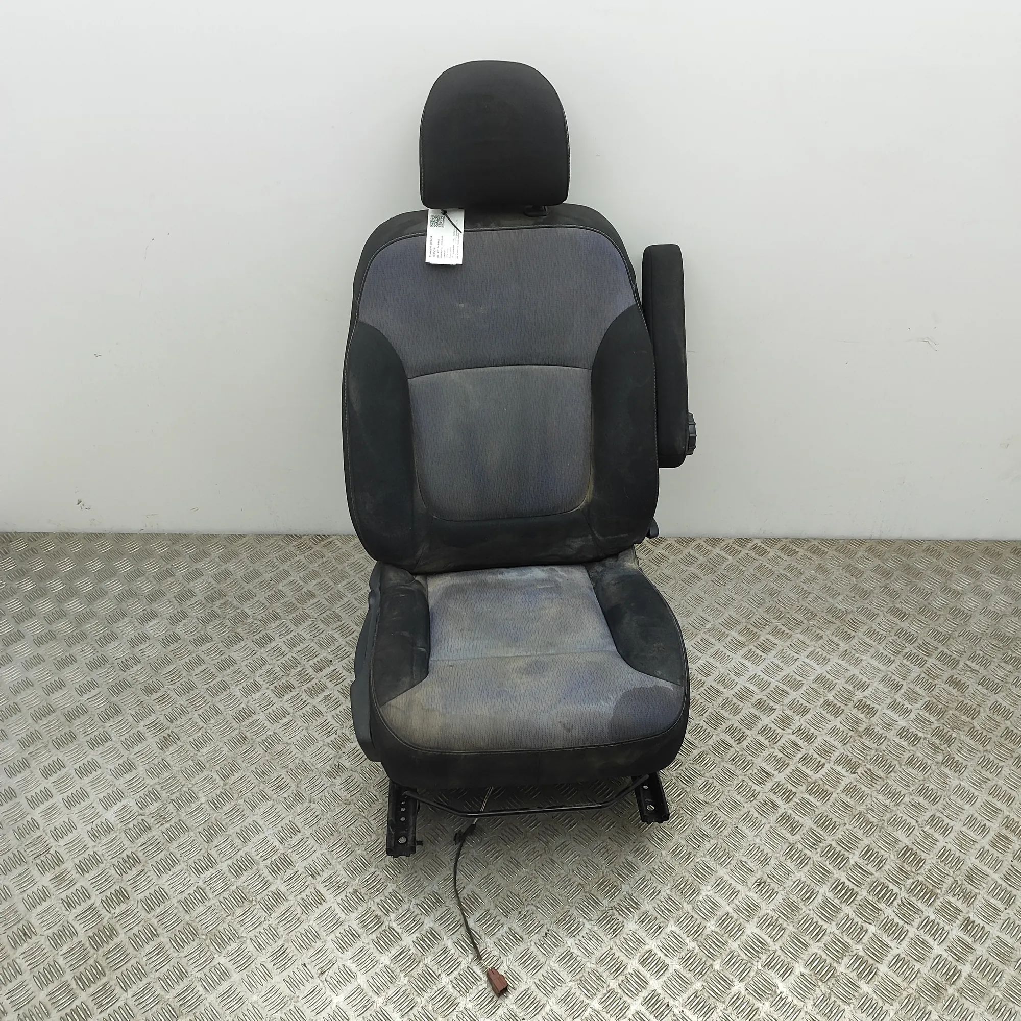 Opel Vivaro (B) Front Right Seat 93453180, 93868298 Front Right Seat OPEL VIVARO...
