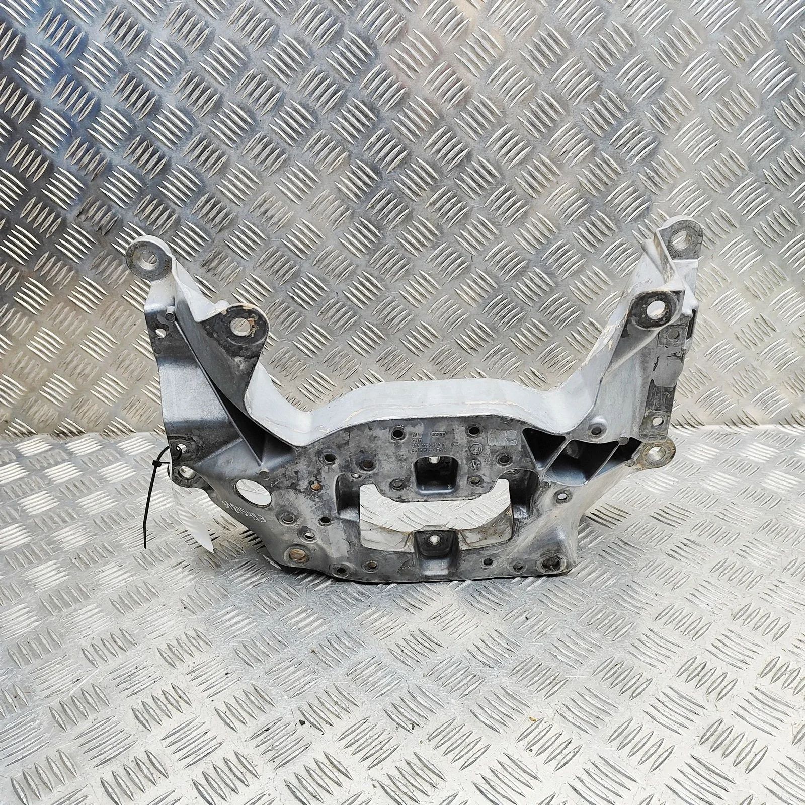 Audi Q5 (FY) Gearbox Support Mount Bracket 80A399262AA Gearbox Support Mount Bracket AUDI ...