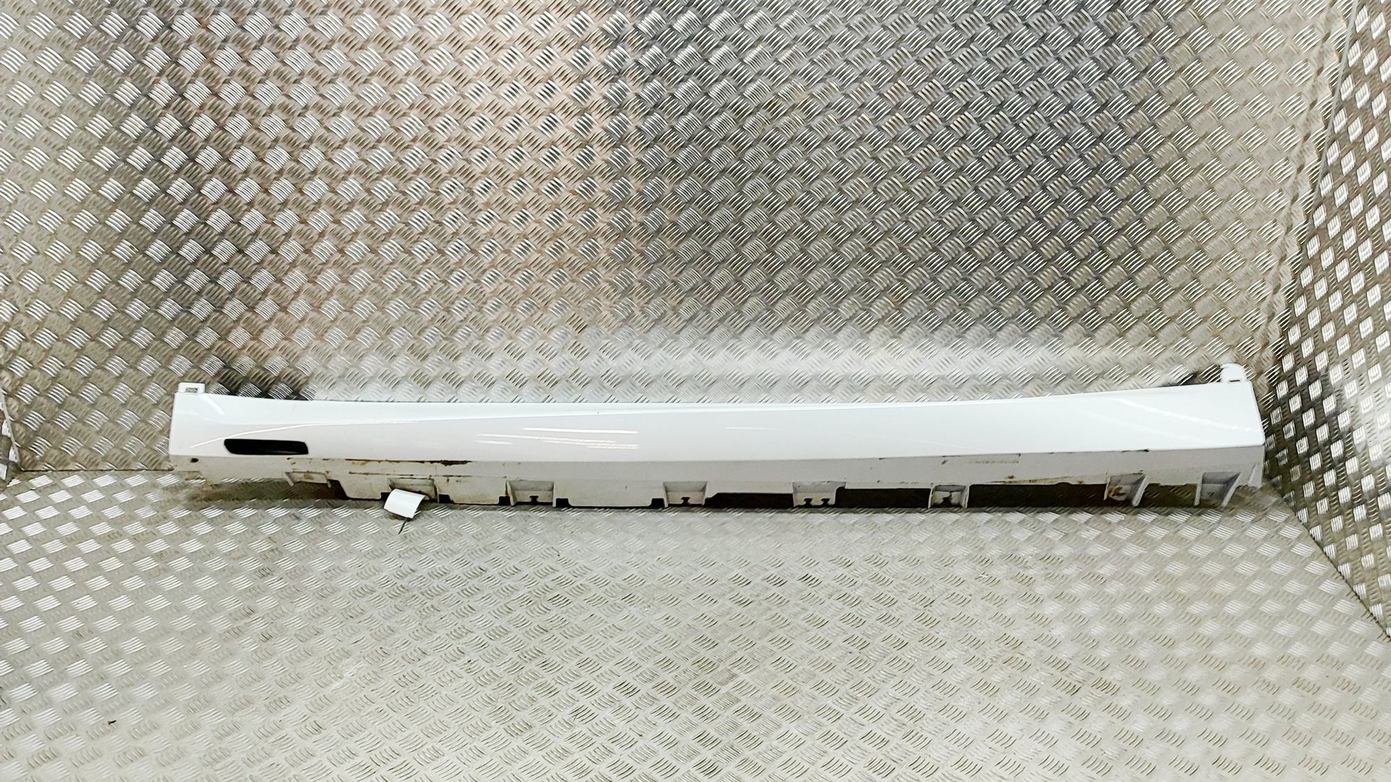 BMW X5 (G05) Left Side Plastic Sideskirt Cover 8099111 Left Side Plastic Sideskirt Cover BMW X...