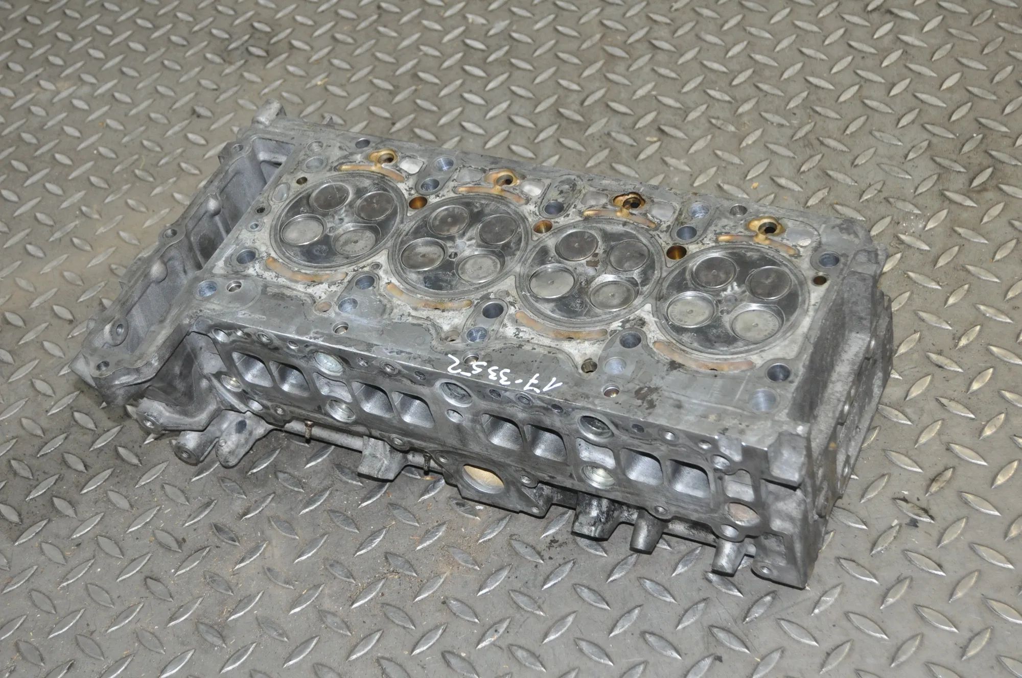 Mercedes-Benz A (W169) Engine Cylinder Head r6510150201 Engine Cylinder Head MERCEDES-BENZ ...