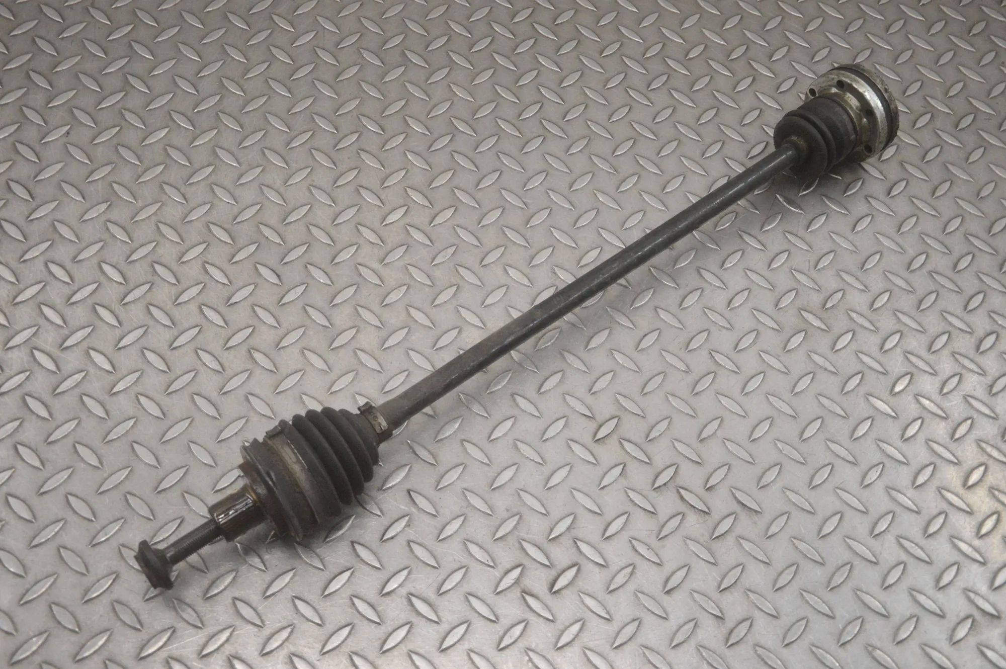 Audi R8 Front Right Driveshaft Front Right Driveshaft AUDI R8 (422, 423) (2007...