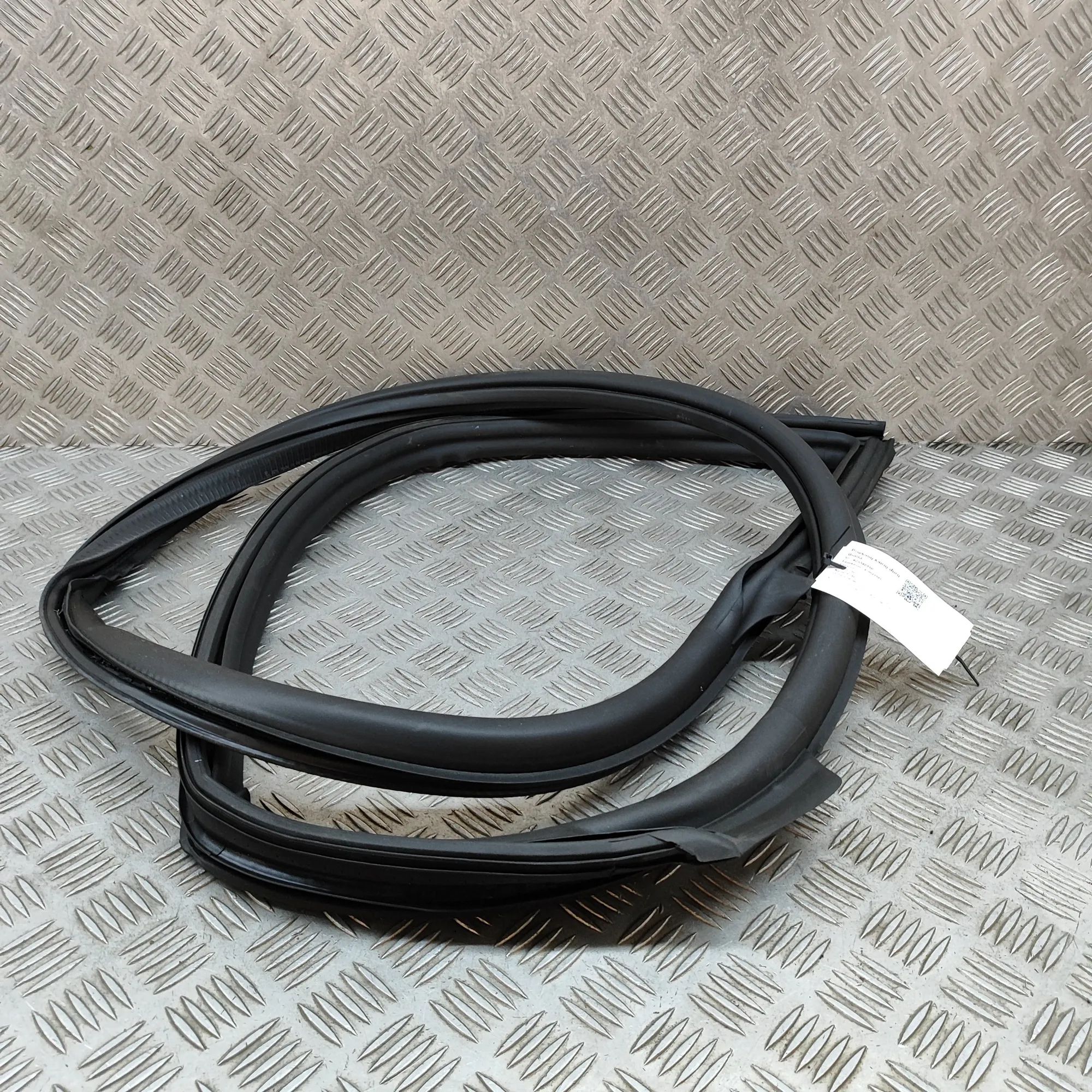 Porsche 911 (992) Front Left Door Seal Rubber 992.831.703.P, 992831703P Front Left Door Seal ...