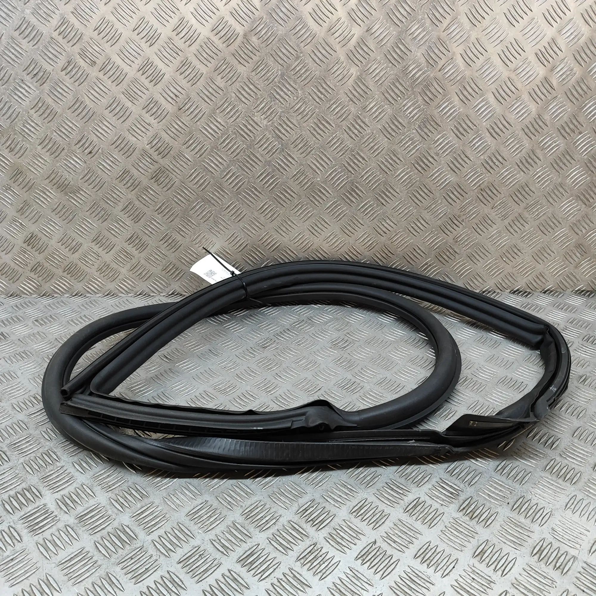 Porsche 911 (992) Front Right Door Seal Rubber 992.831.704.P, 992831704P Front Right Door Seal...