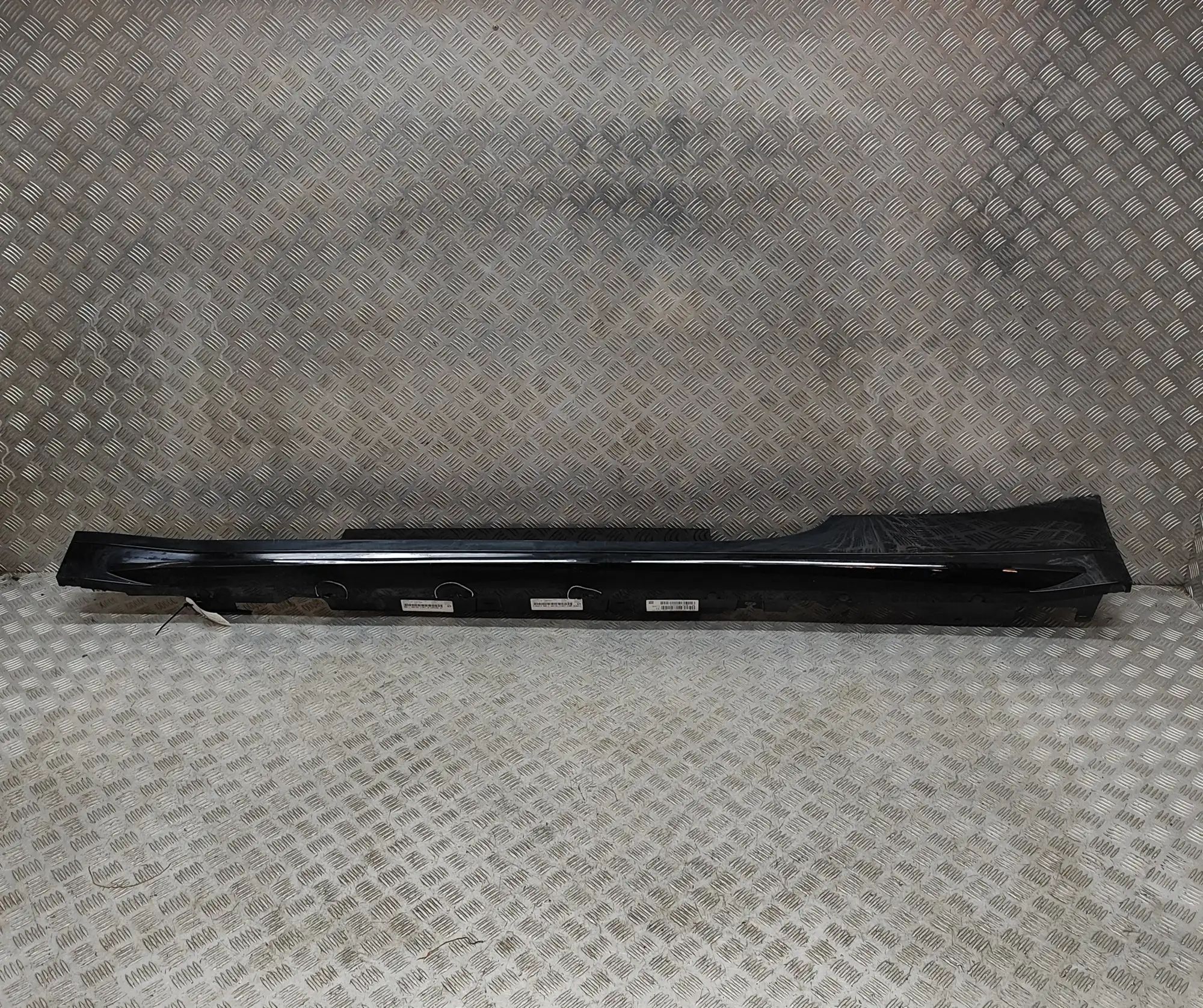 BMW 4 (F32 / F33 / F36) Left Side Plastic Sideskirt Cover 8074897 Left Side Plastic Sideskirt Cover BMW 4...