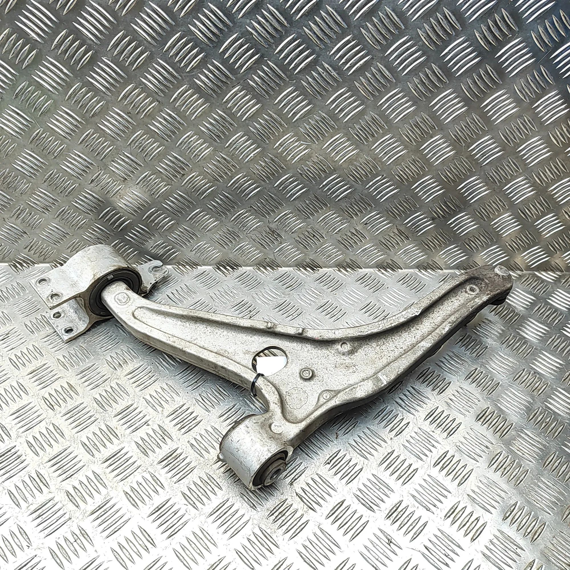 Mercedes-Benz GLB / EQB (X247) Front Right Lower Control Arm A2473300200 Front Right Lower Control Arm MERCE...