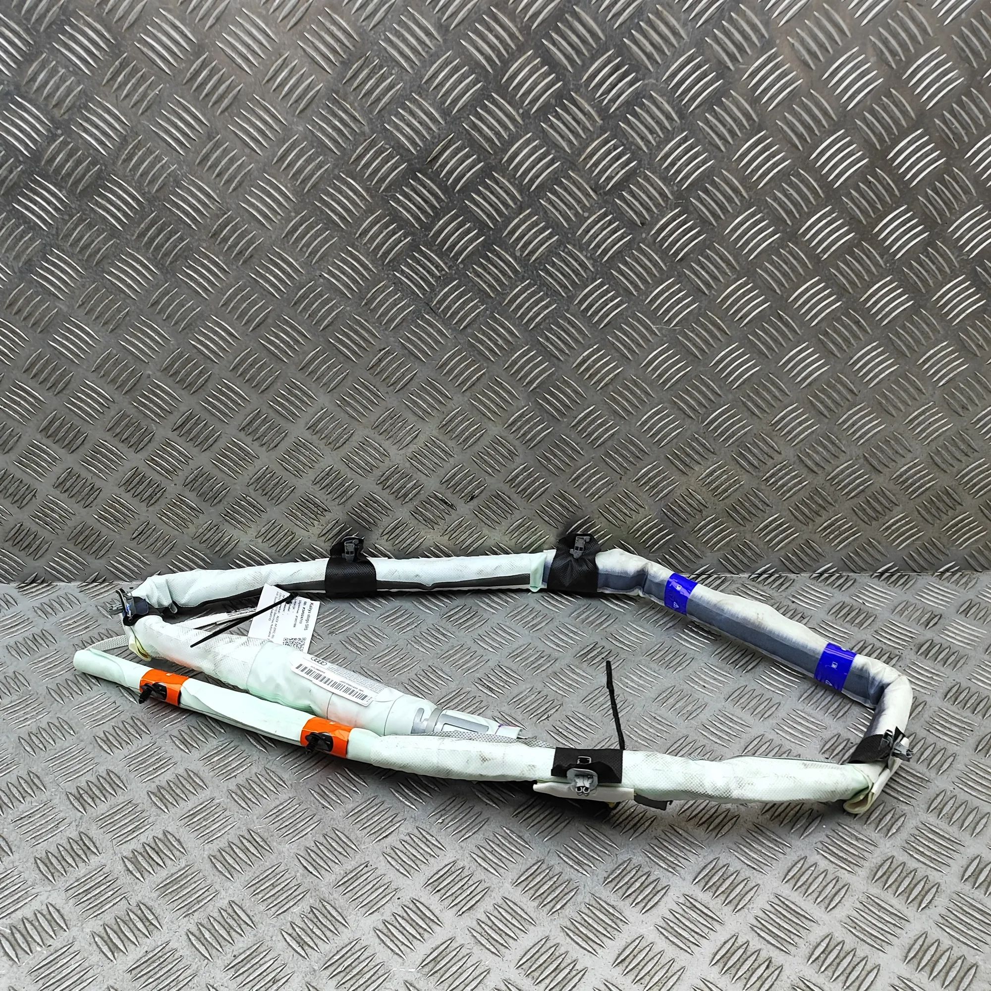 Audi A4 (B8) Left Side Roof Safety Curtain SRS 8W5880741F Left Side Roof Safety Curtain SRS AU...