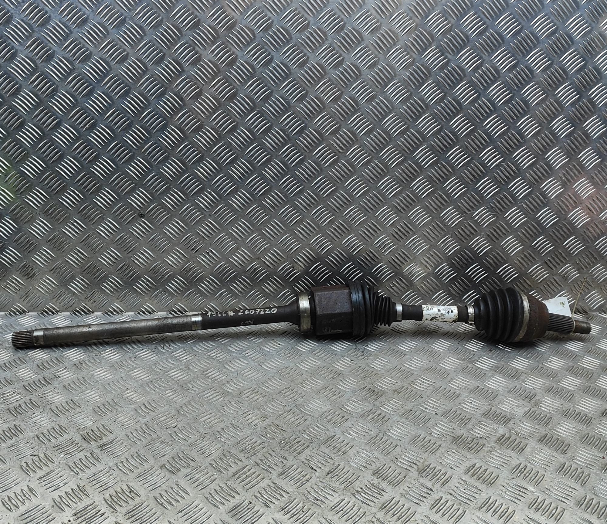 Land Rover Range Rover Evoque Front Right Driveshaft BJ32-3B436-CA Front Right Driveshaft LAND ROVER...