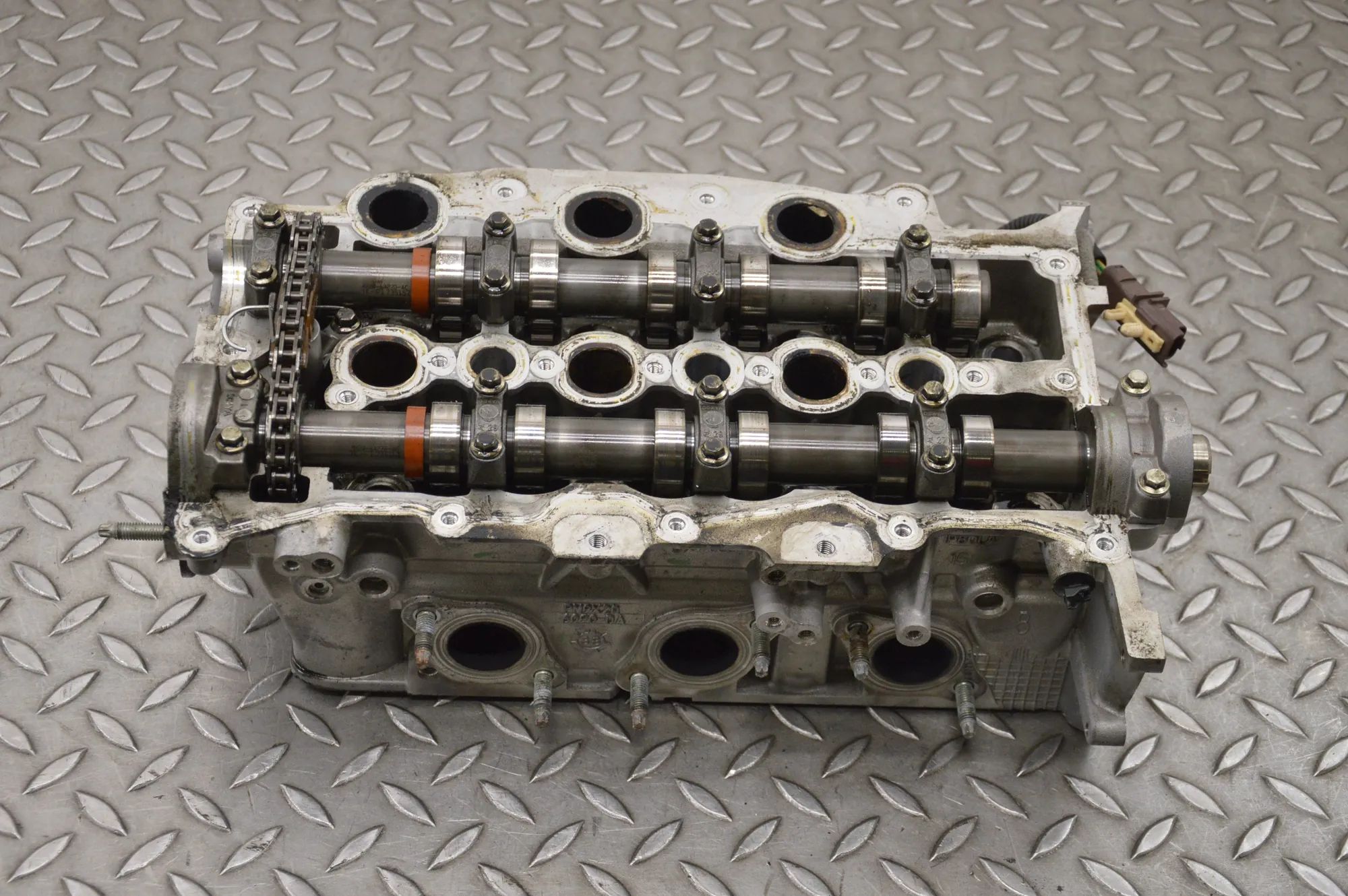 Land Rover Discovery Right Side Engine Head PM9X2Q-6090-DA Right Side Engine Head LAND ROVE...