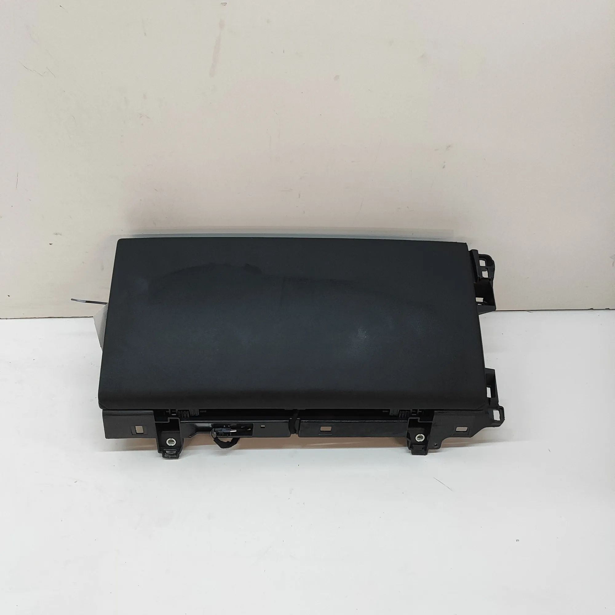 Land Rover Range Rover Sport (L461) Glove Compartment M8E2-060T10-B Glove Compartment LAND ROVER RANG...