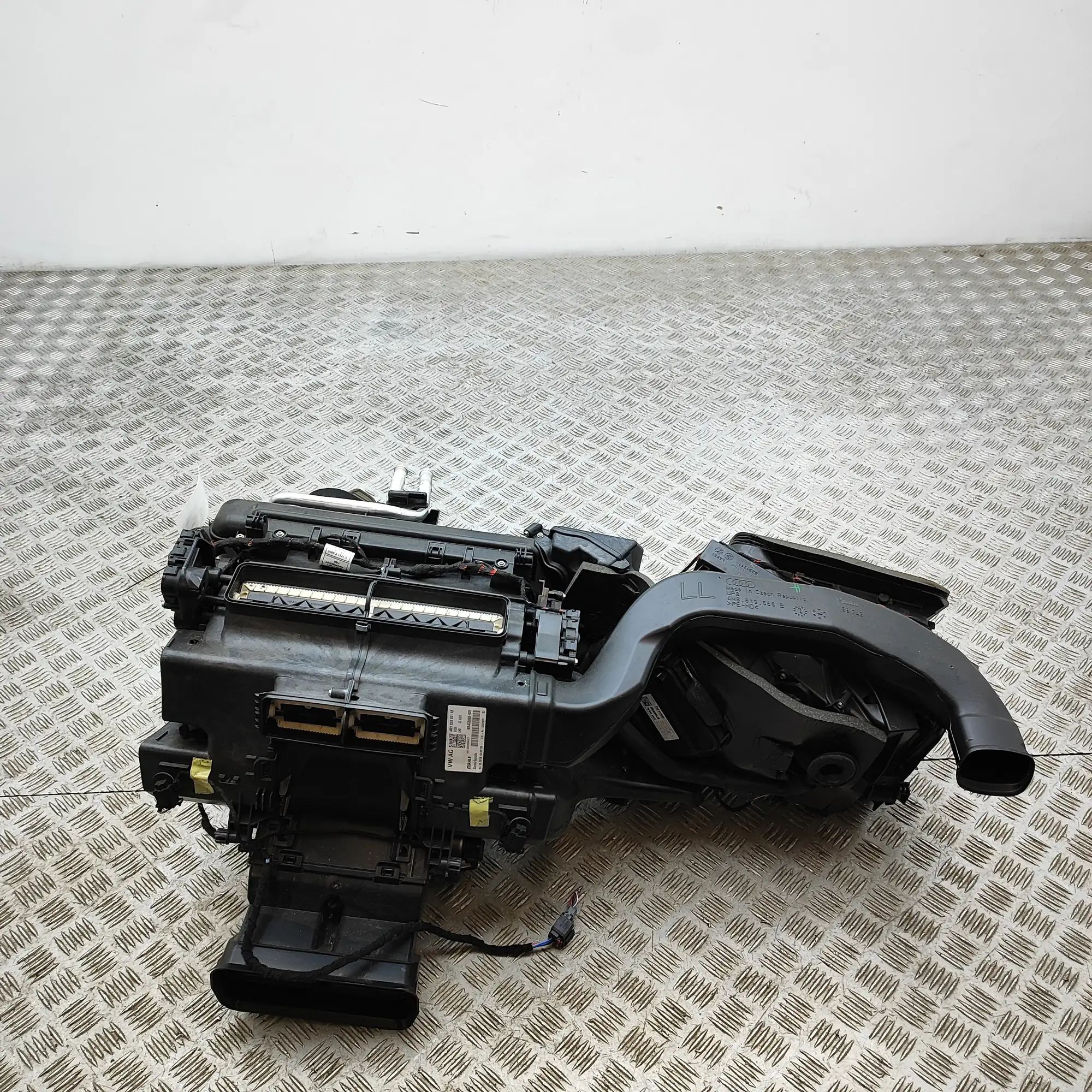 Audi Q8 Interior Heater 4M1820021B, CZ997009, 4M0857042A, KD135001, 4M1...