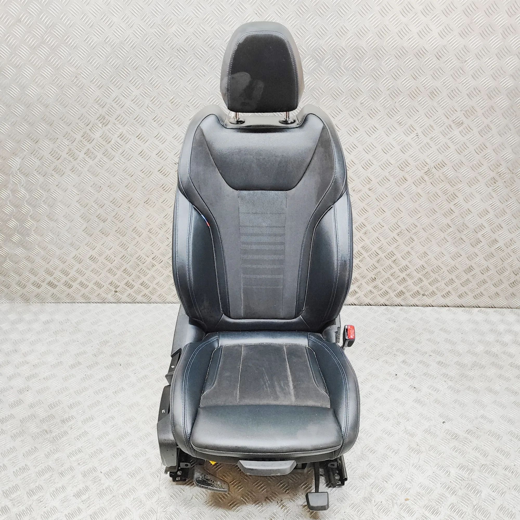 BMW 4 (F32 / F33 / F36) Front Right Seat 7414604 Front Right Seat BMW 4 SERIES (Gran Cou...