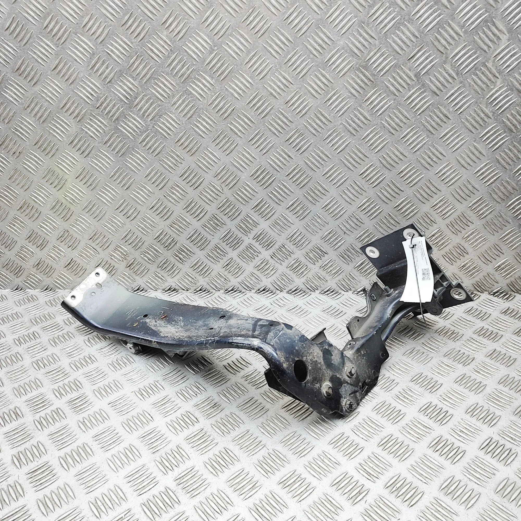 Jaguar F-Type Left Headlight Bracket MX53-16795-AB Left Headlight Bracket JAGUAR F-T...