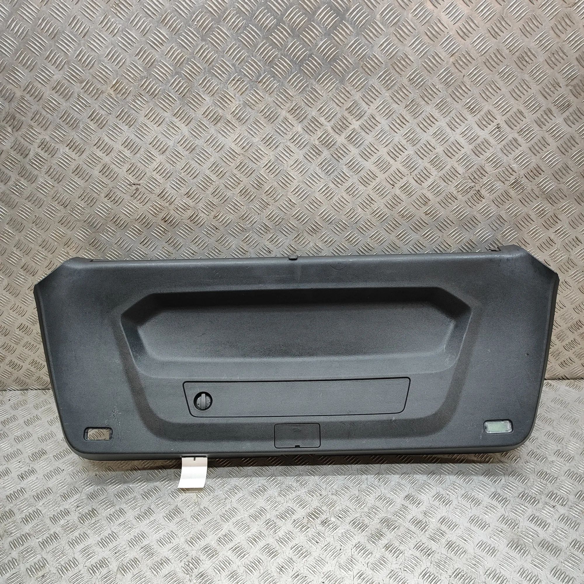 Audi Q8 Tailgate Bootlid Cover Trim 4M8867973A, 4M8861325 Tailgate Bootlid Cover Tr...