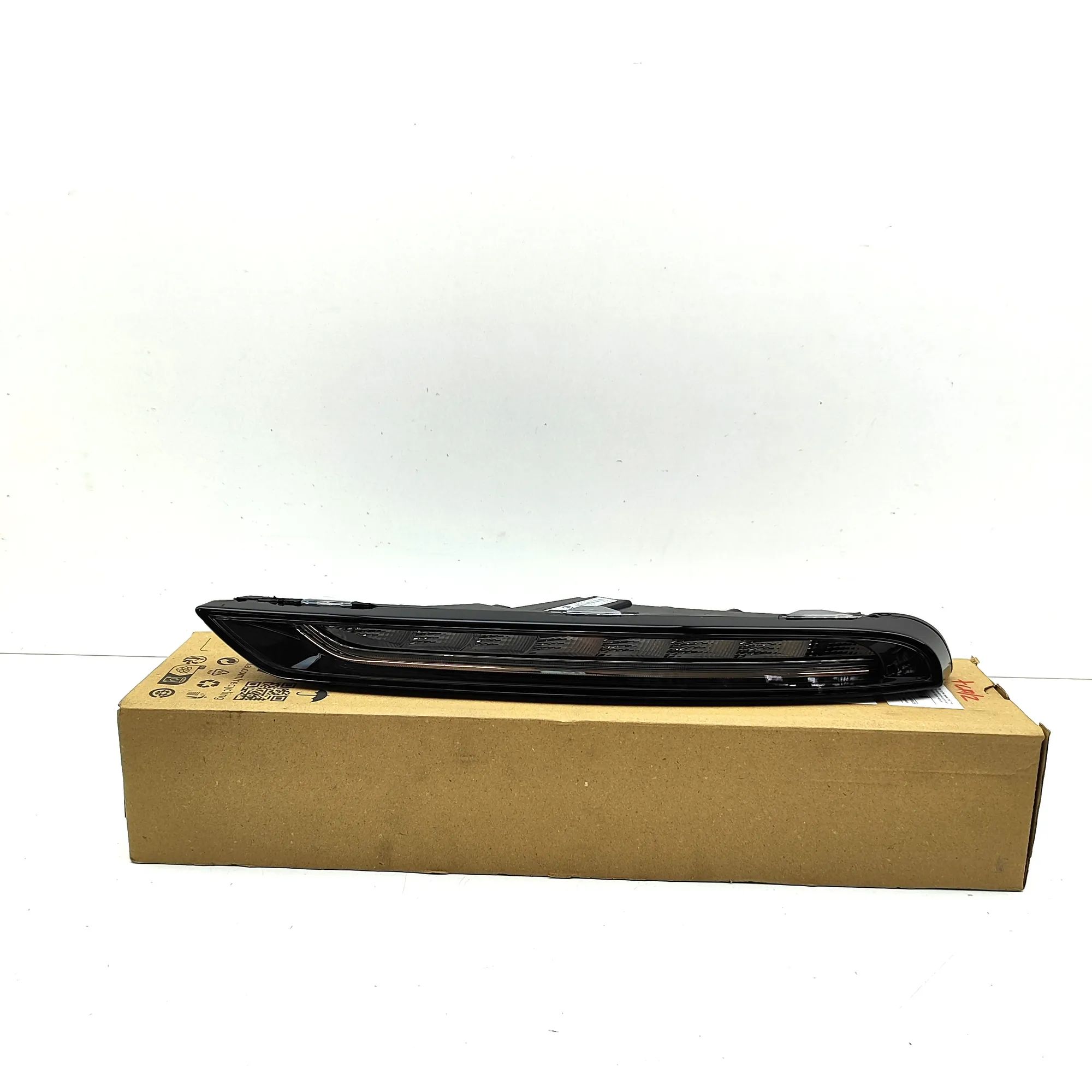 Porsche Macan Front Left Additional Light 95B941181E Front Left Additional Light PORSCHE ...