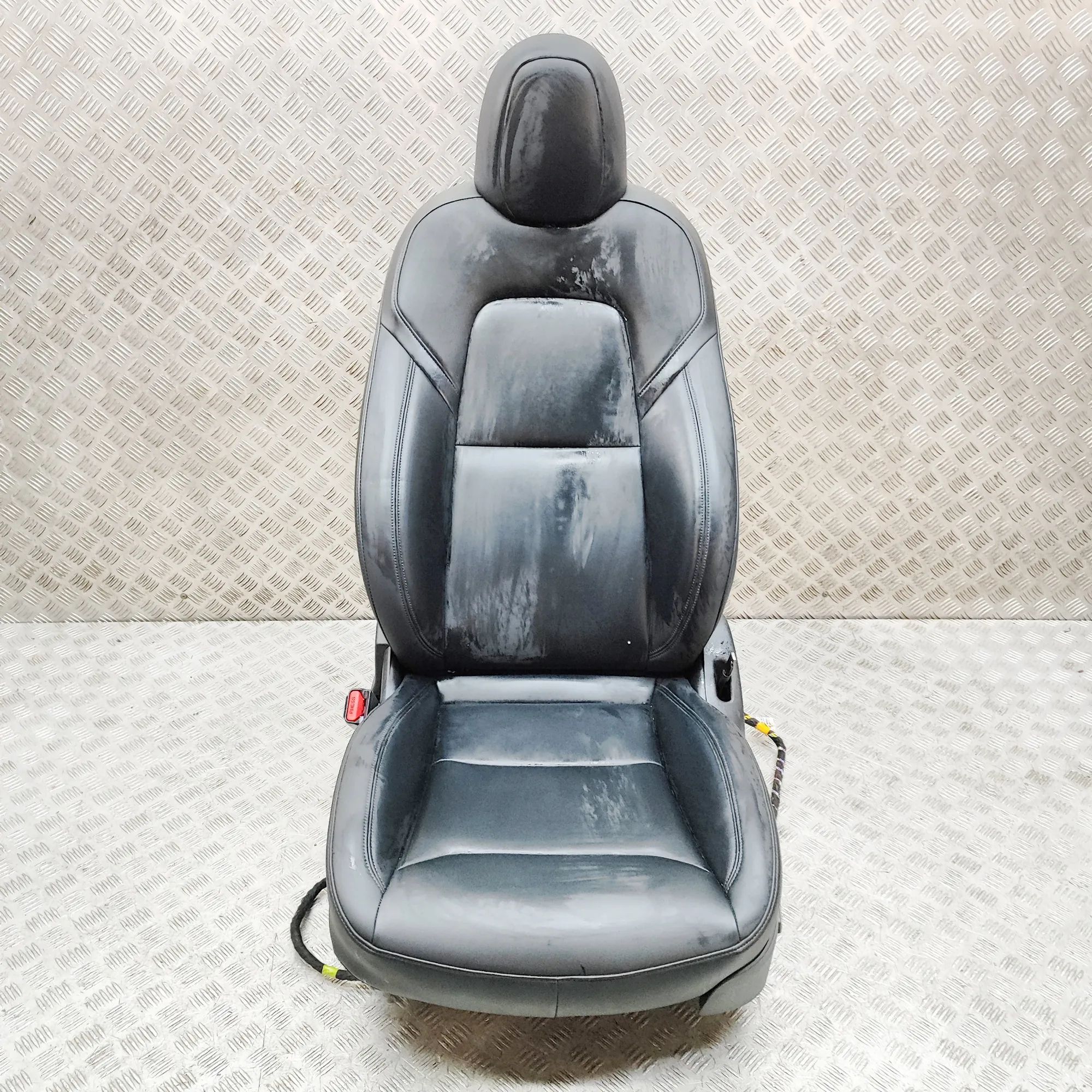 Tesla Model Y Front Left Seat 1456942-SN-E, 2070401-E1-A Front Left Seat TESL...