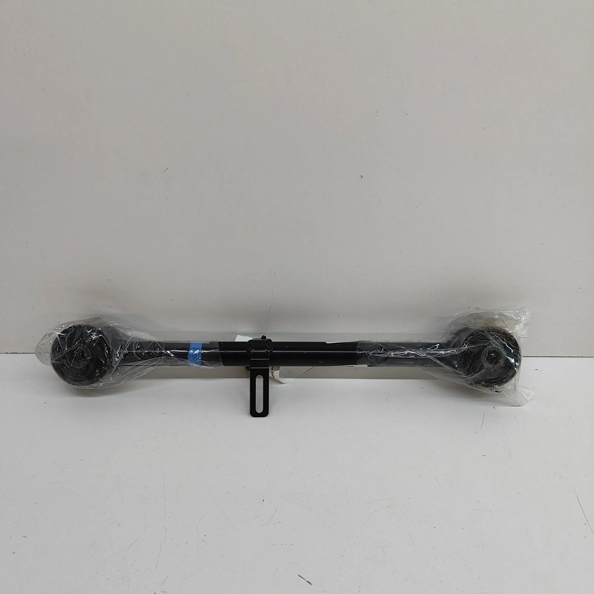Toyota Land Cruiser 100 Rear Right Control Arm 48710-60080 Rear Right Control Arm TOYOTA LAND ...