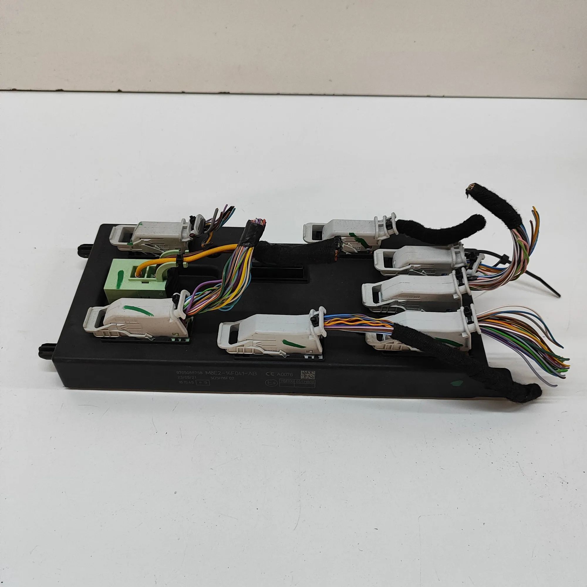 Jaguar F-Pace Comfort Control Unit M8E2-14F041-AB Comfort Control Unit JAGUAR F-PA...