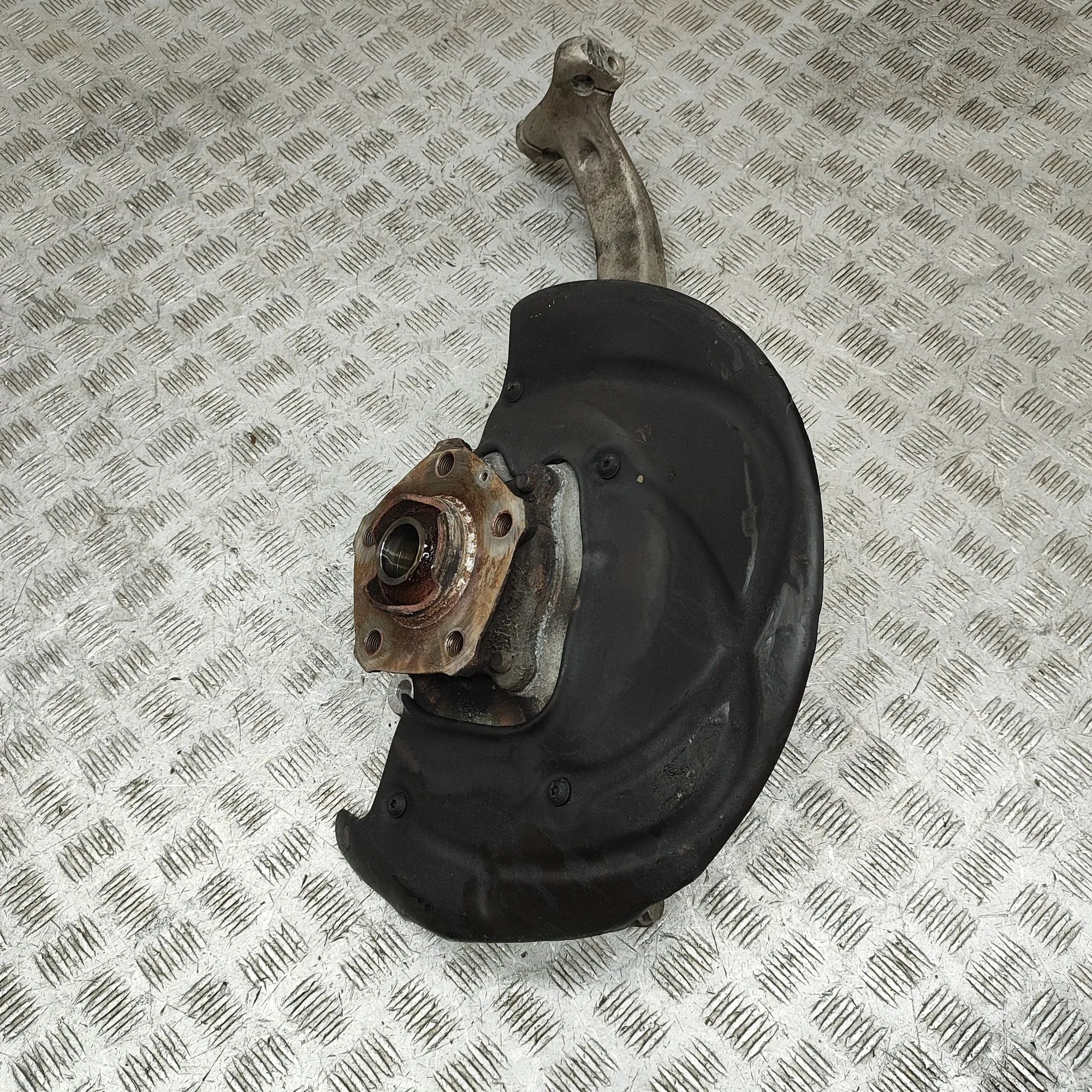 Audi Q7 (4M) Front Right Wheel Hub 4M0407242J Front Right Wheel Hub AUDI Q7 (4M) (...