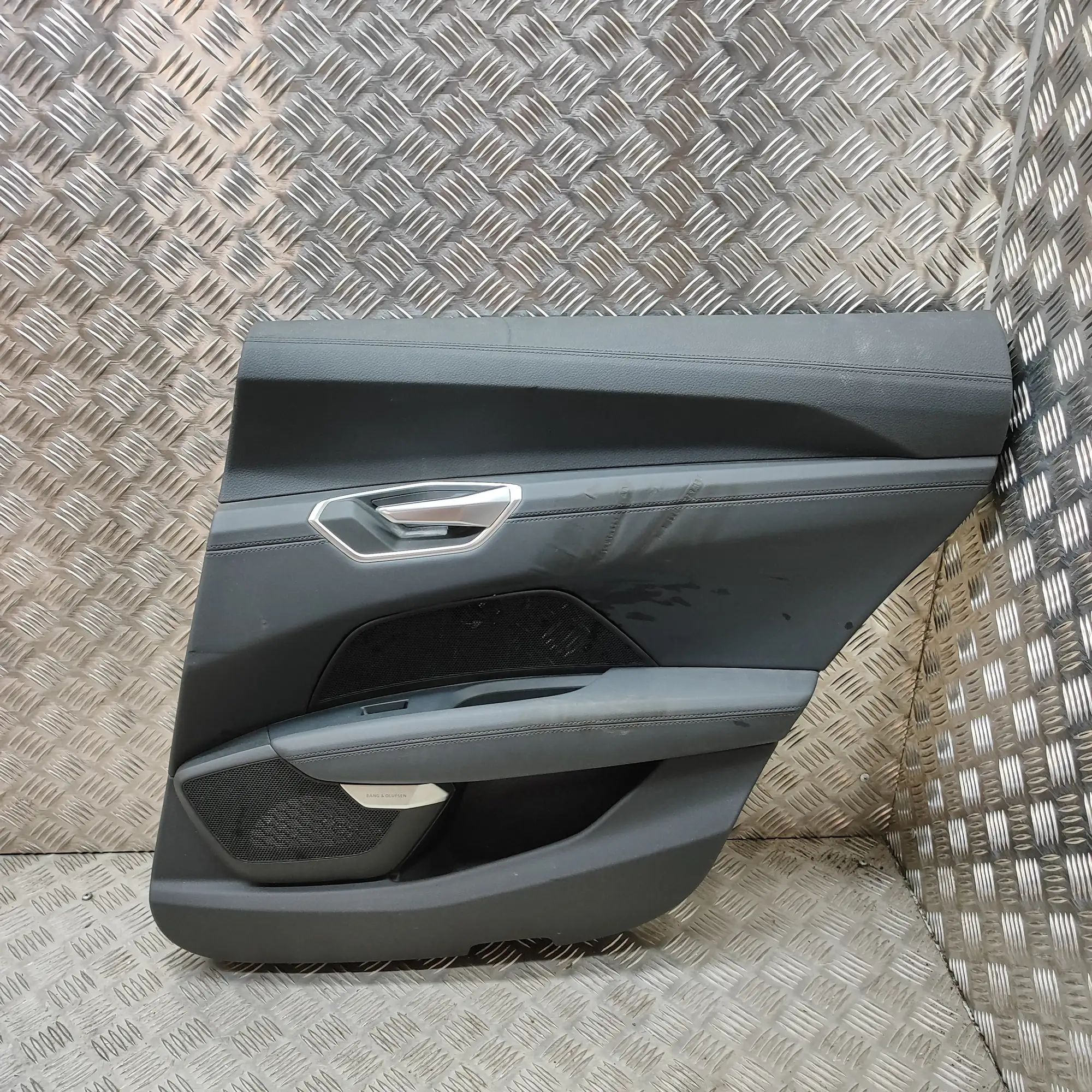 Audi e-tron GT (FW) Rear Right Door Panel 4J3868068 Rear Right Door Panel AUDI E-TRON GT ...